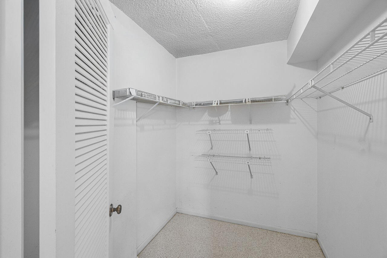 LAVERS DELRAY RACQUET CLUB CONDO - Residential