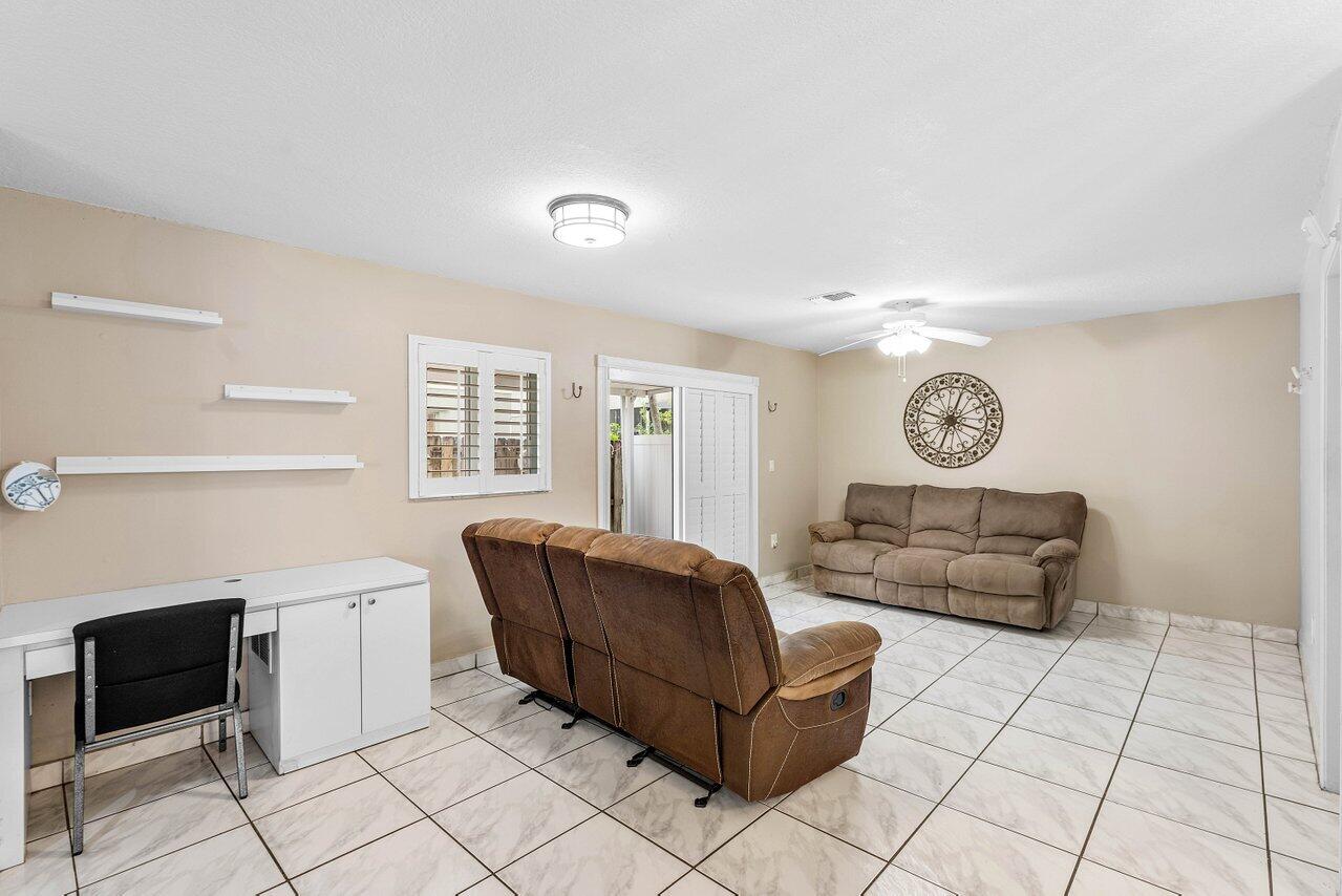 CORAL LAKES - Residential