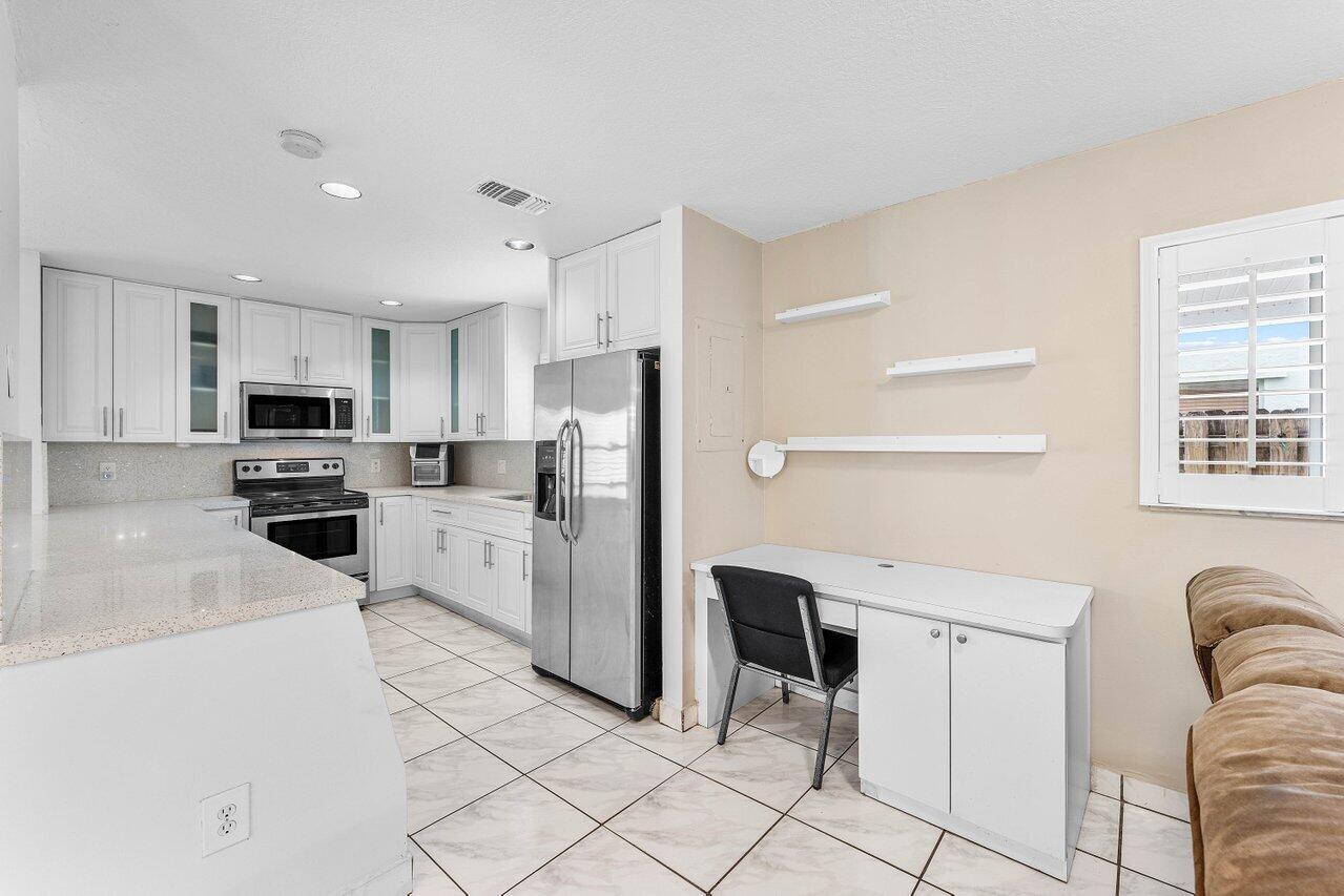 CORAL LAKES - Residential