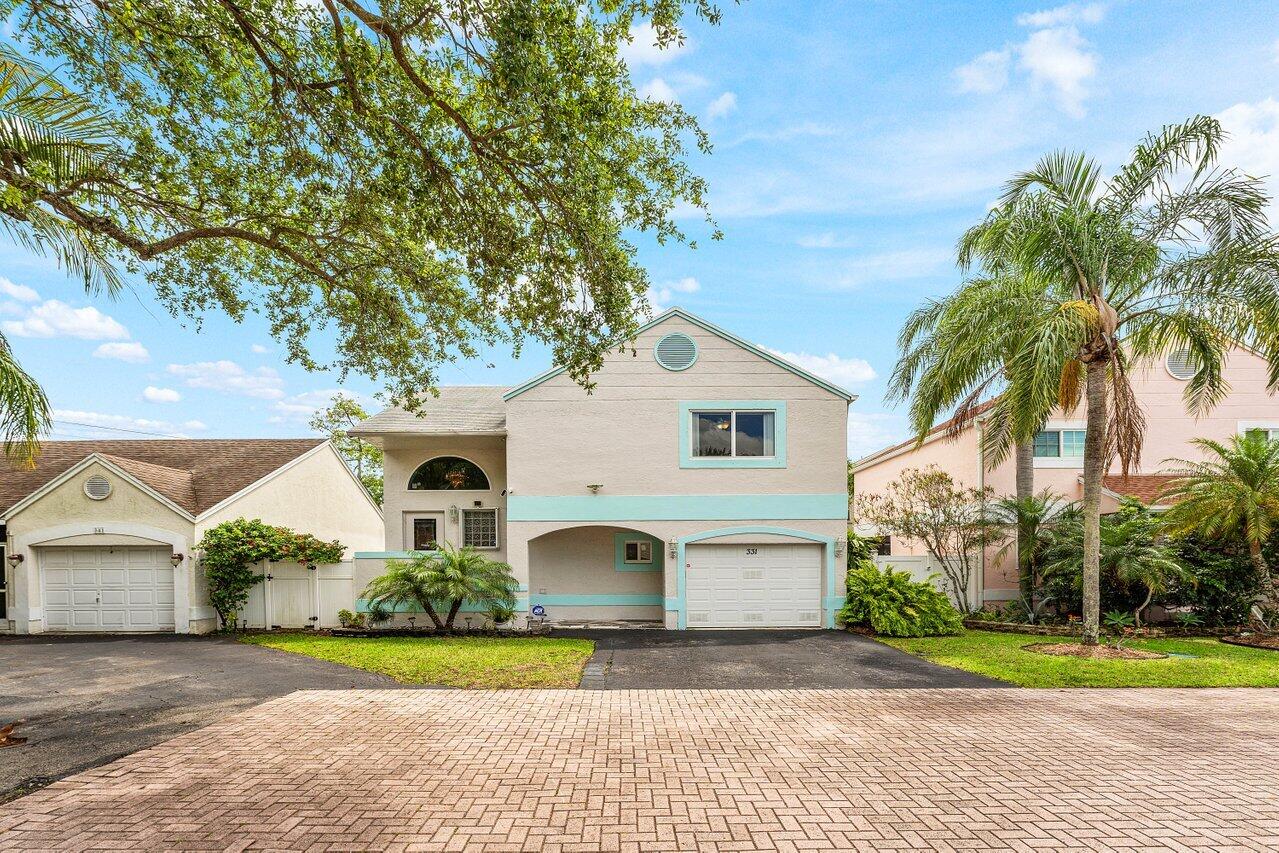 CORAL LAKES - Residential