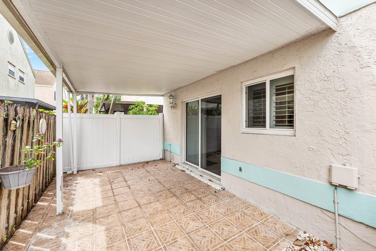 CORAL LAKES - Residential
