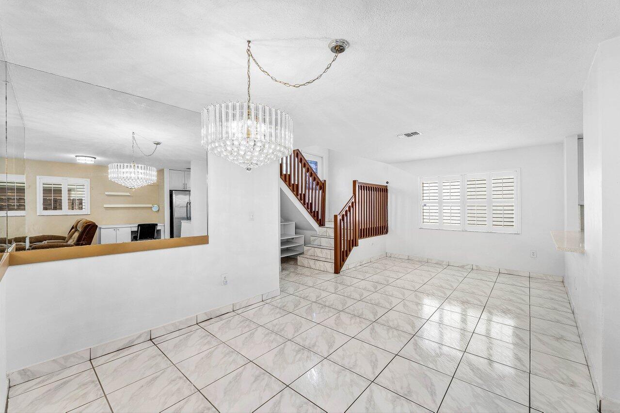 CORAL LAKES - Residential