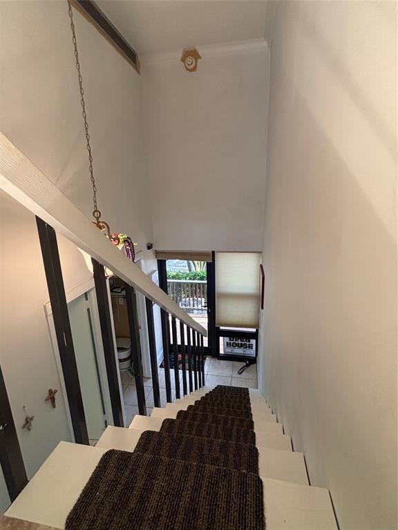 MAYFAIR HOUSE CONDO - Residential