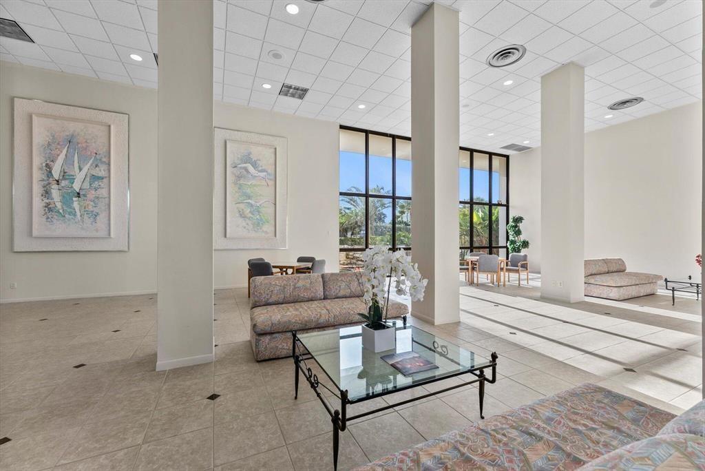 MAYFAIR HOUSE CONDO - Residential