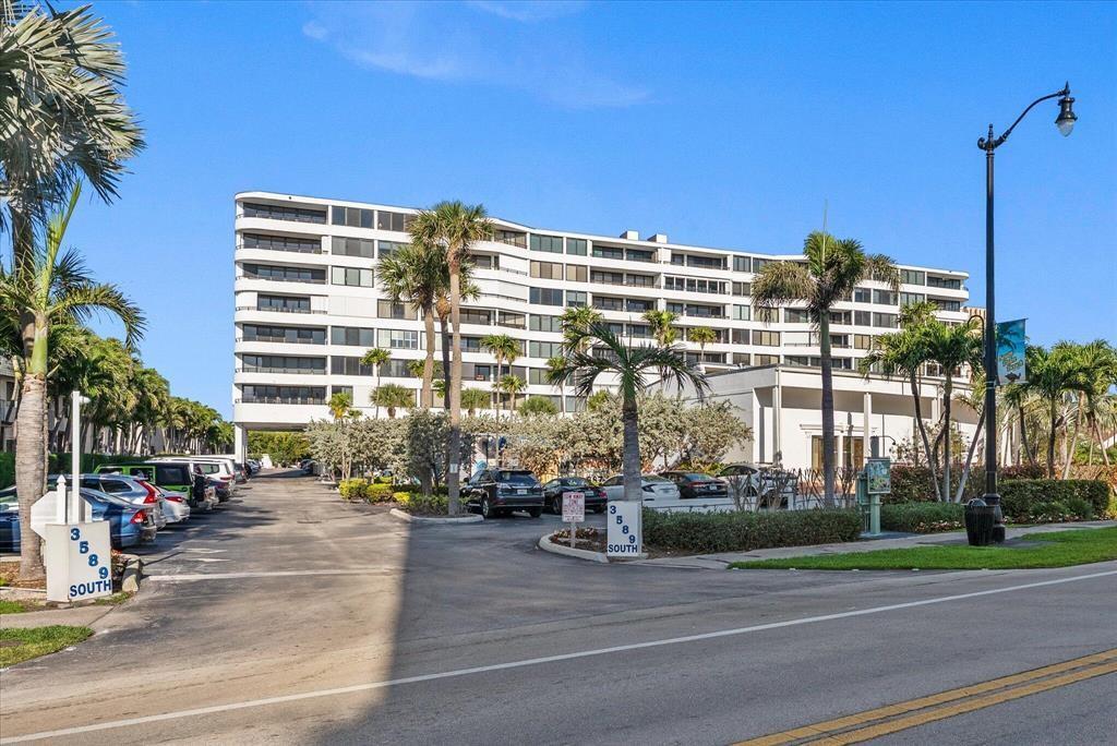 MAYFAIR HOUSE CONDO - Residential