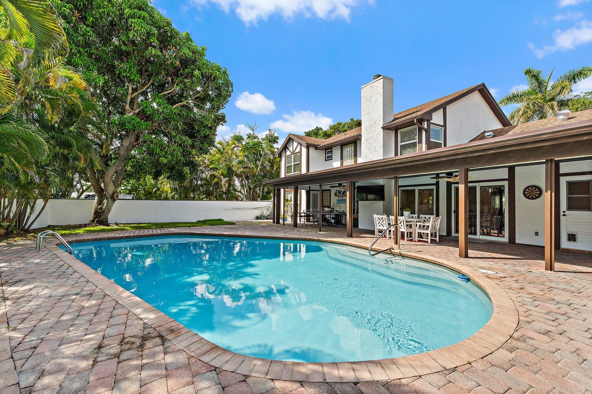 Tequesta Country Club - Residential