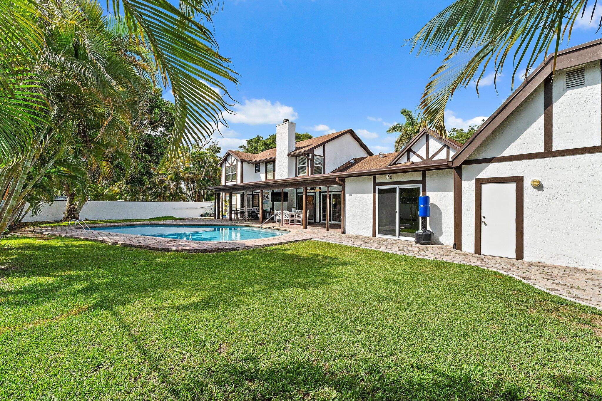 Tequesta Country Club - Residential