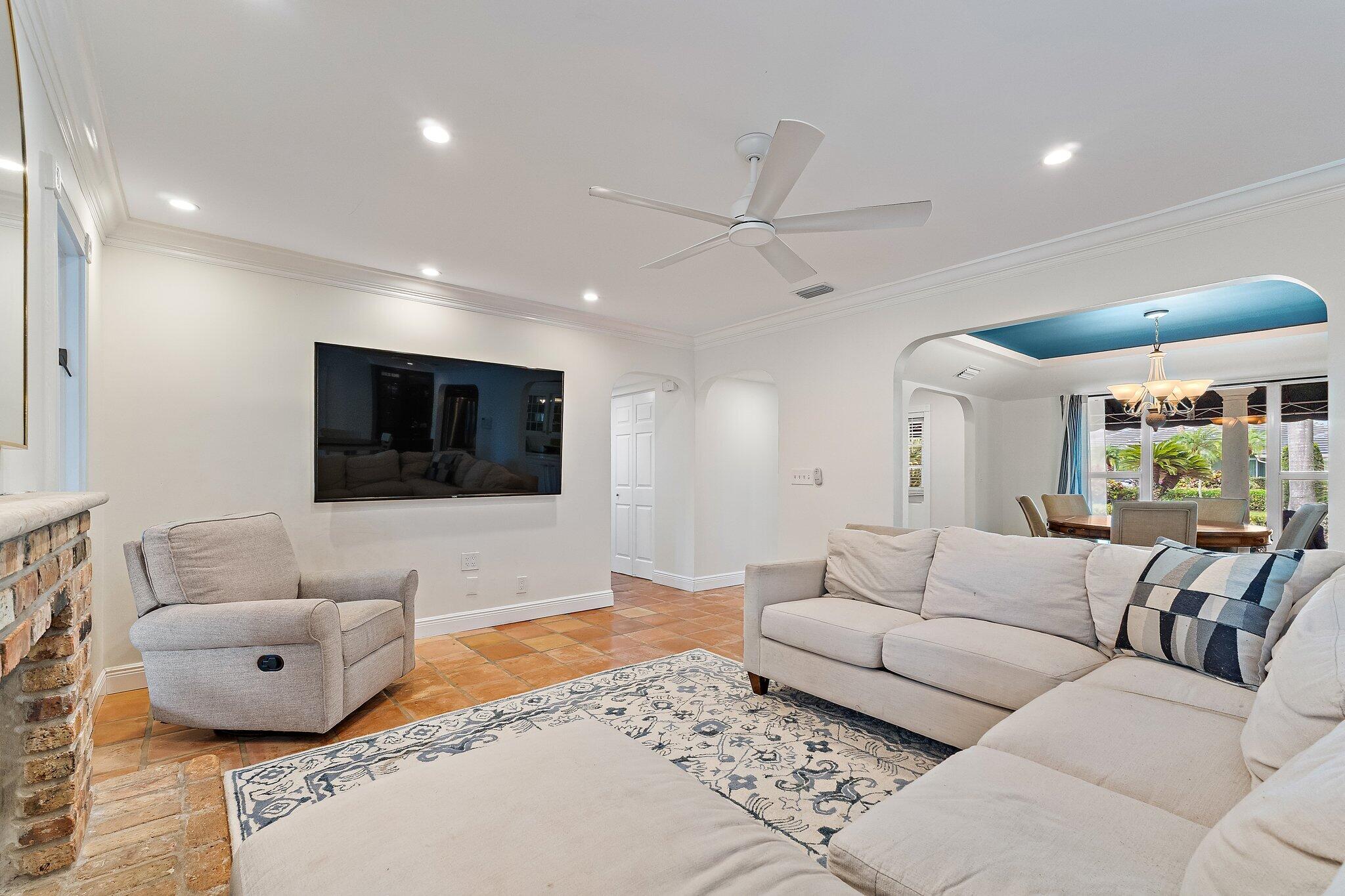 Tequesta Country Club - Residential