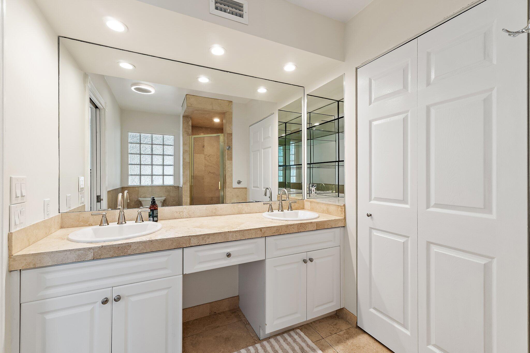 Tequesta Country Club - Residential