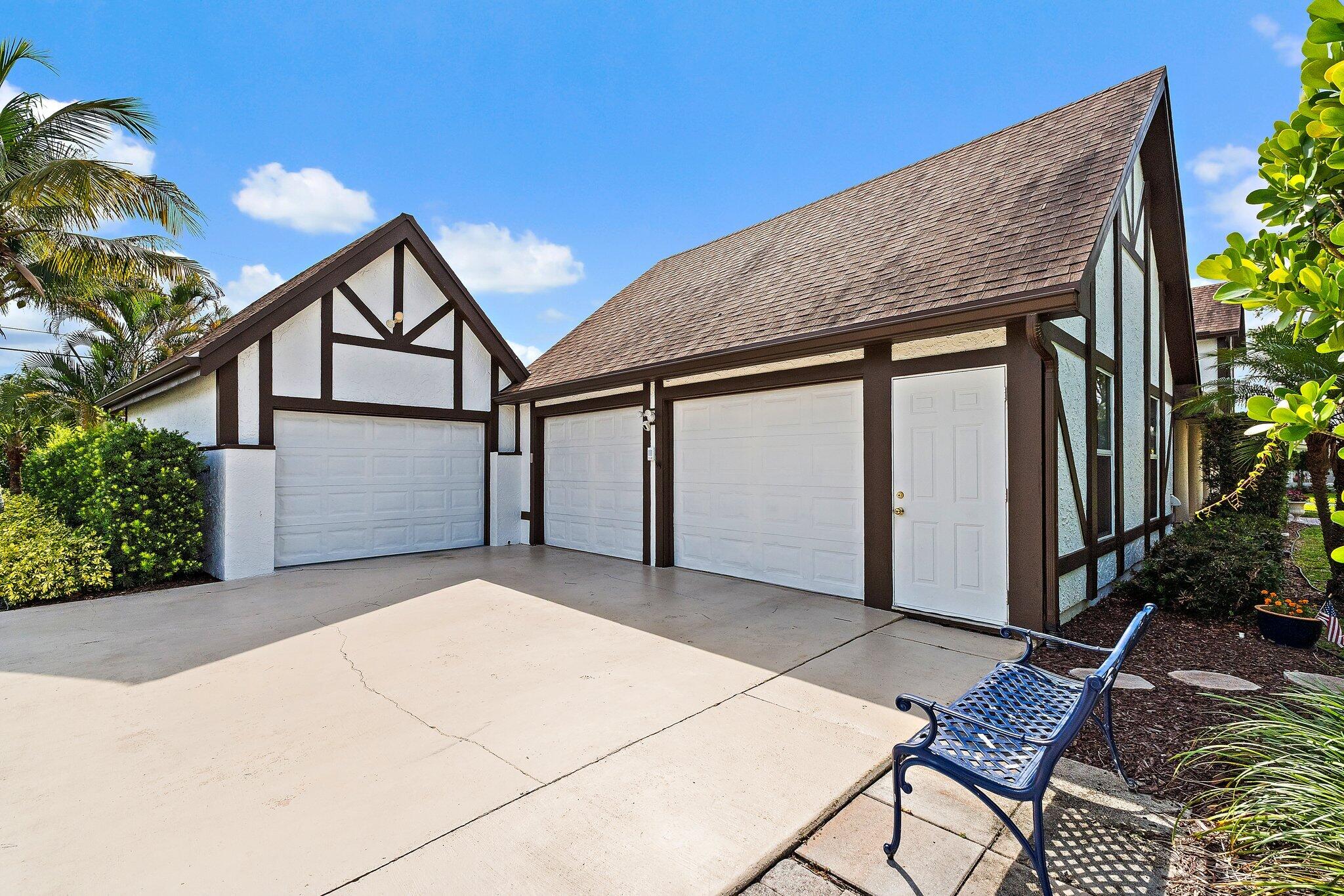 Tequesta Country Club - Residential