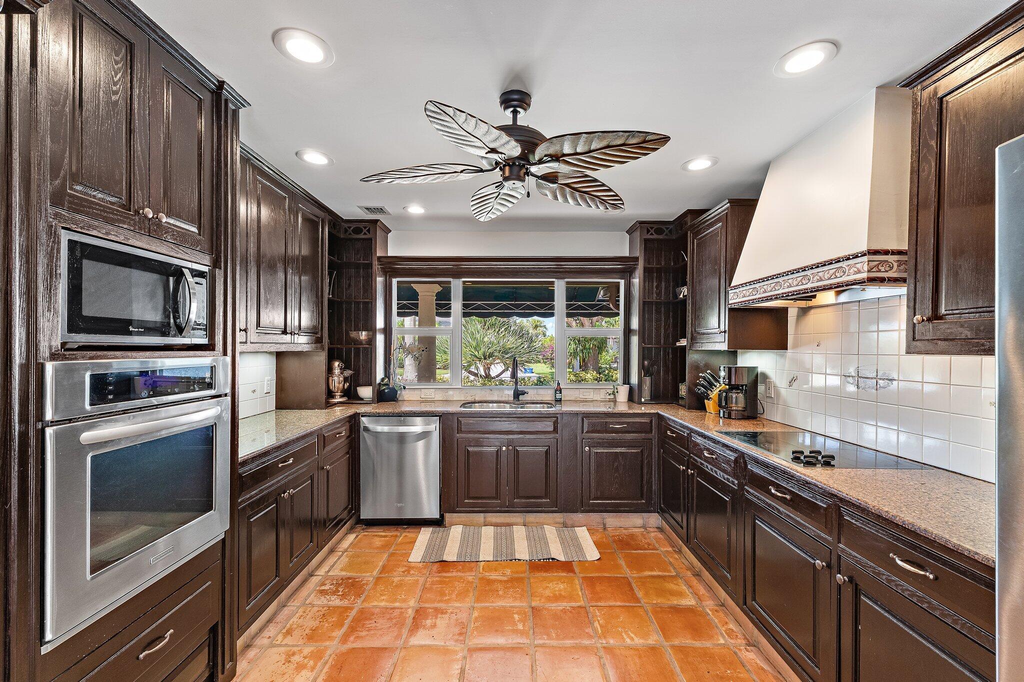 Tequesta Country Club - Residential