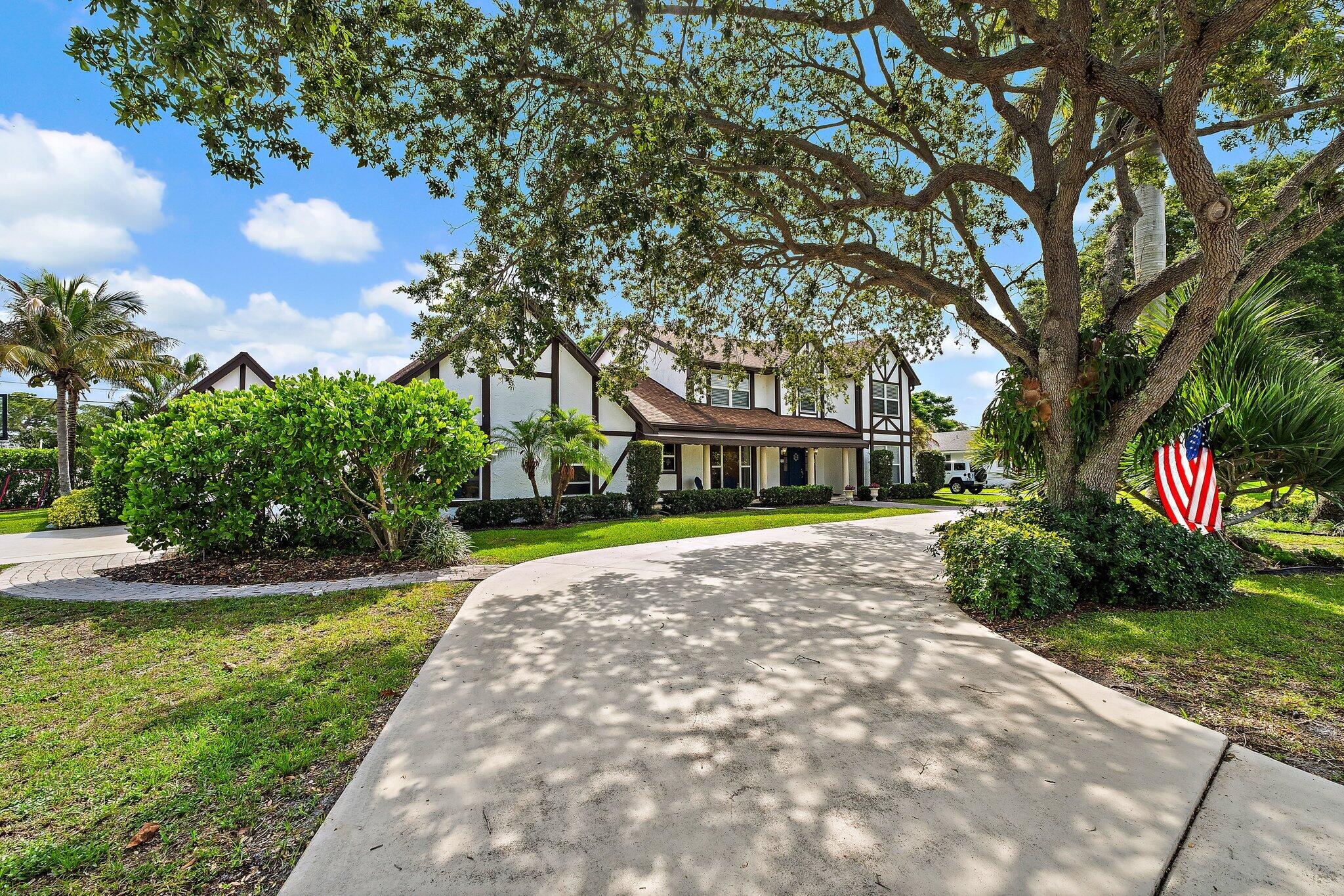 Tequesta Country Club - Residential