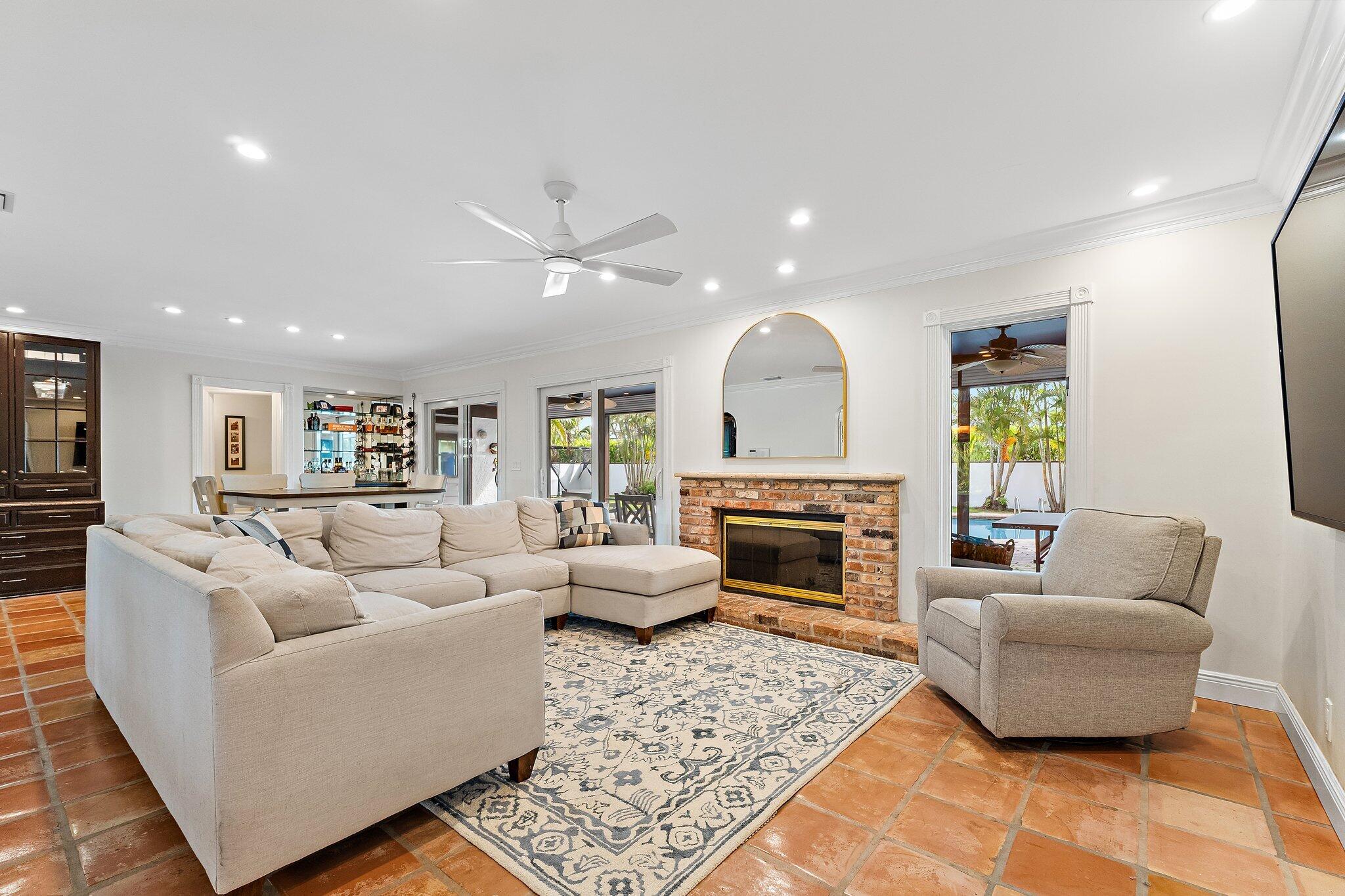 Tequesta Country Club - Residential