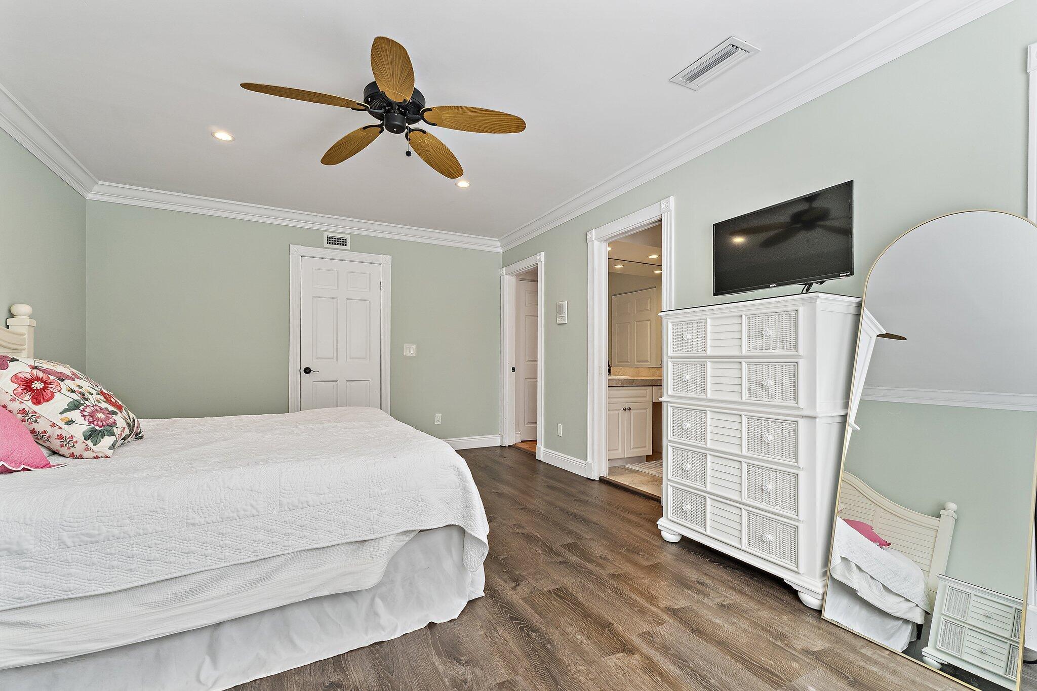 Tequesta Country Club - Residential