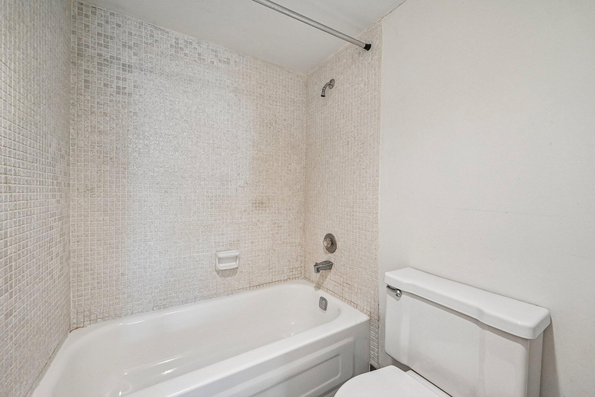 LIME BAY CONDOMINIUM 6 - Residential