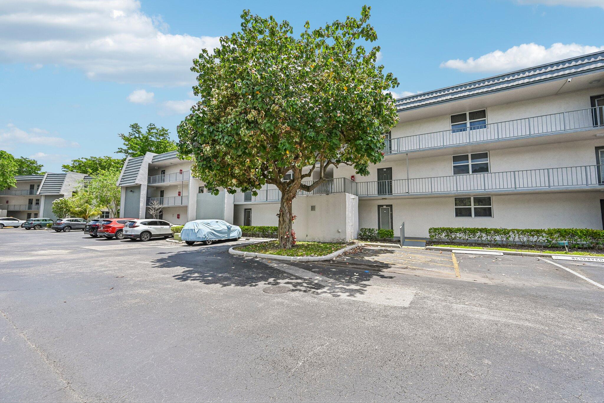 LIME BAY CONDOMINIUM 6 - Residential