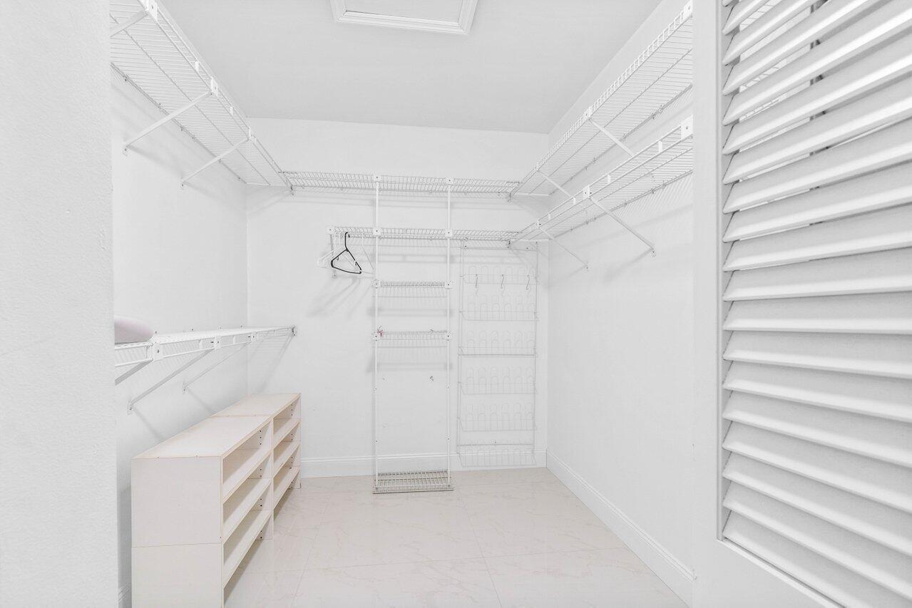 BOCA TIERRA 3RD SEC - Residential Lease