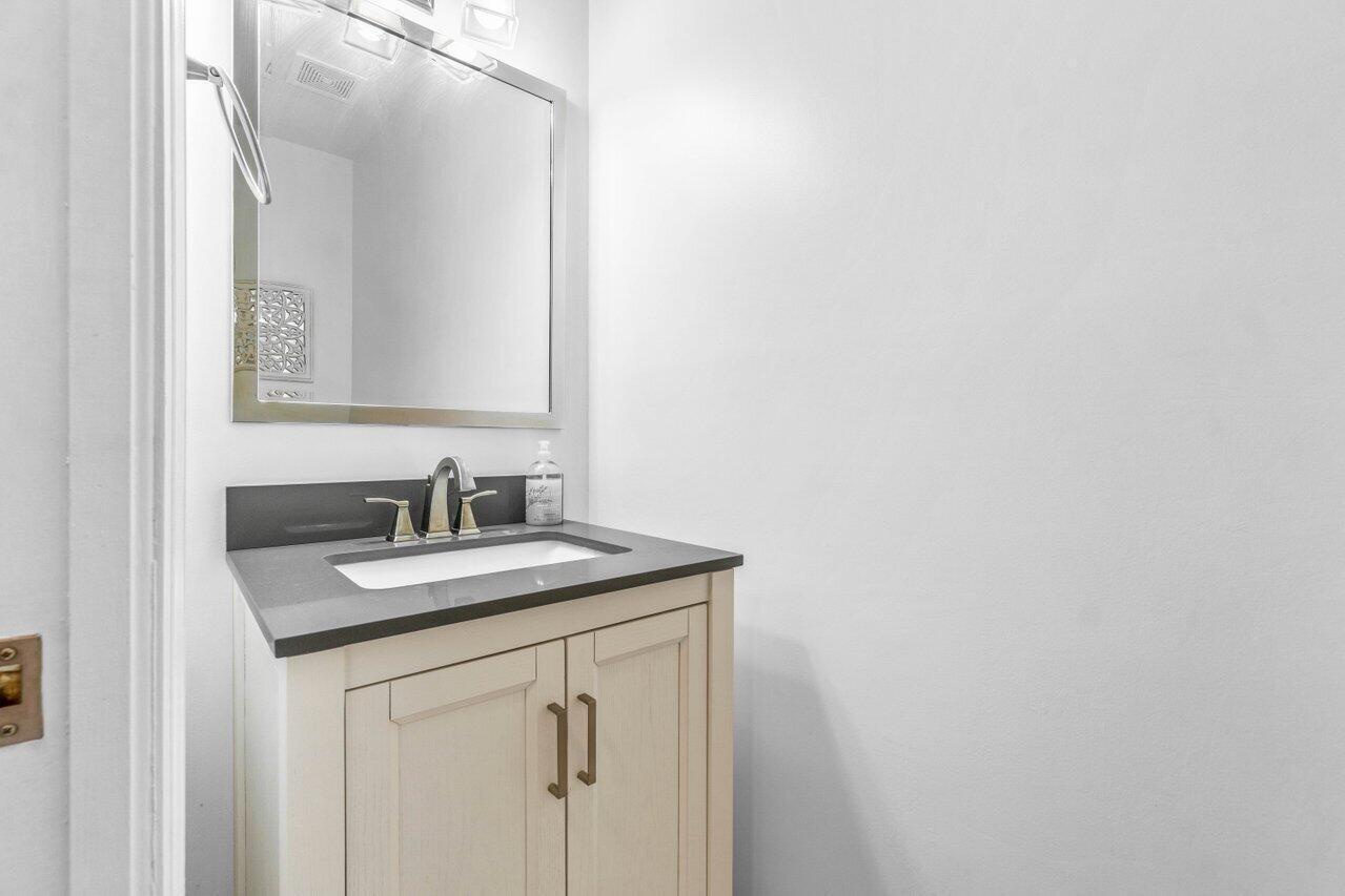 BOCA TIERRA 3RD SEC - Residential Lease