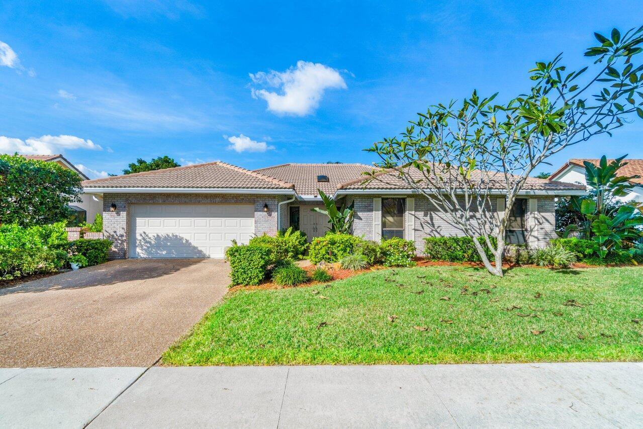 Located in the highly sought after Colonnade community in Boca Raton. This spacious 4 bed/ 2.5 bath single story is available for rent early to mid-September! The heart of this home is its amazing kitchen. Perfect for entertaining with spacious cabinets and high-end GE Profile appliances. Kitchen overlooks an open and inviting family room, where you can enjoy quality time with pool view for a seamless indoor-outdoor living experience. Your primary suite is a true sanctuary featuring frameless glass shower and soaking tub. The Colonnade of Glen Oaks offers a community park with basketball, playground and tennis. Zoned for top schools. Close to I-95 and Turnpike. Convenient to everything!