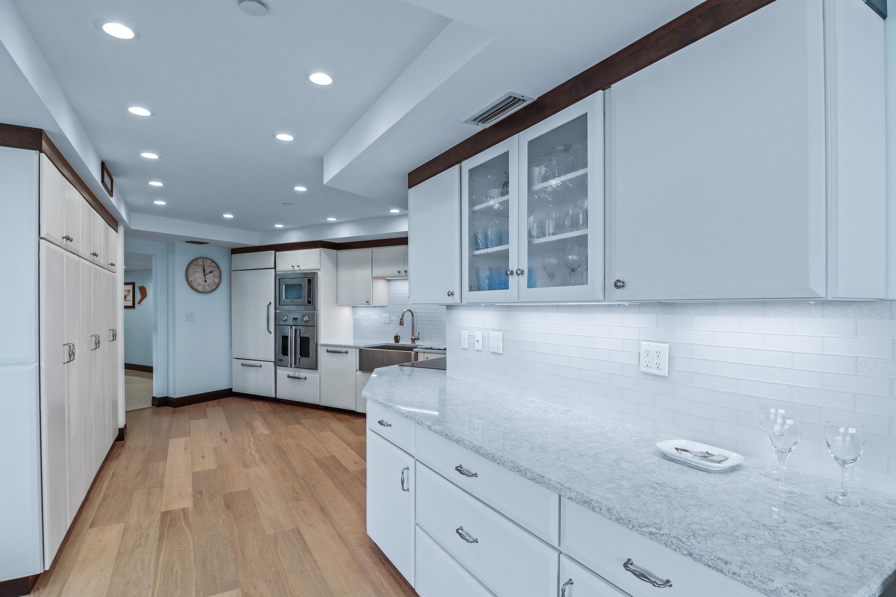 OLD PORT COVE LAKE POINT TOWER CONDO - Residential