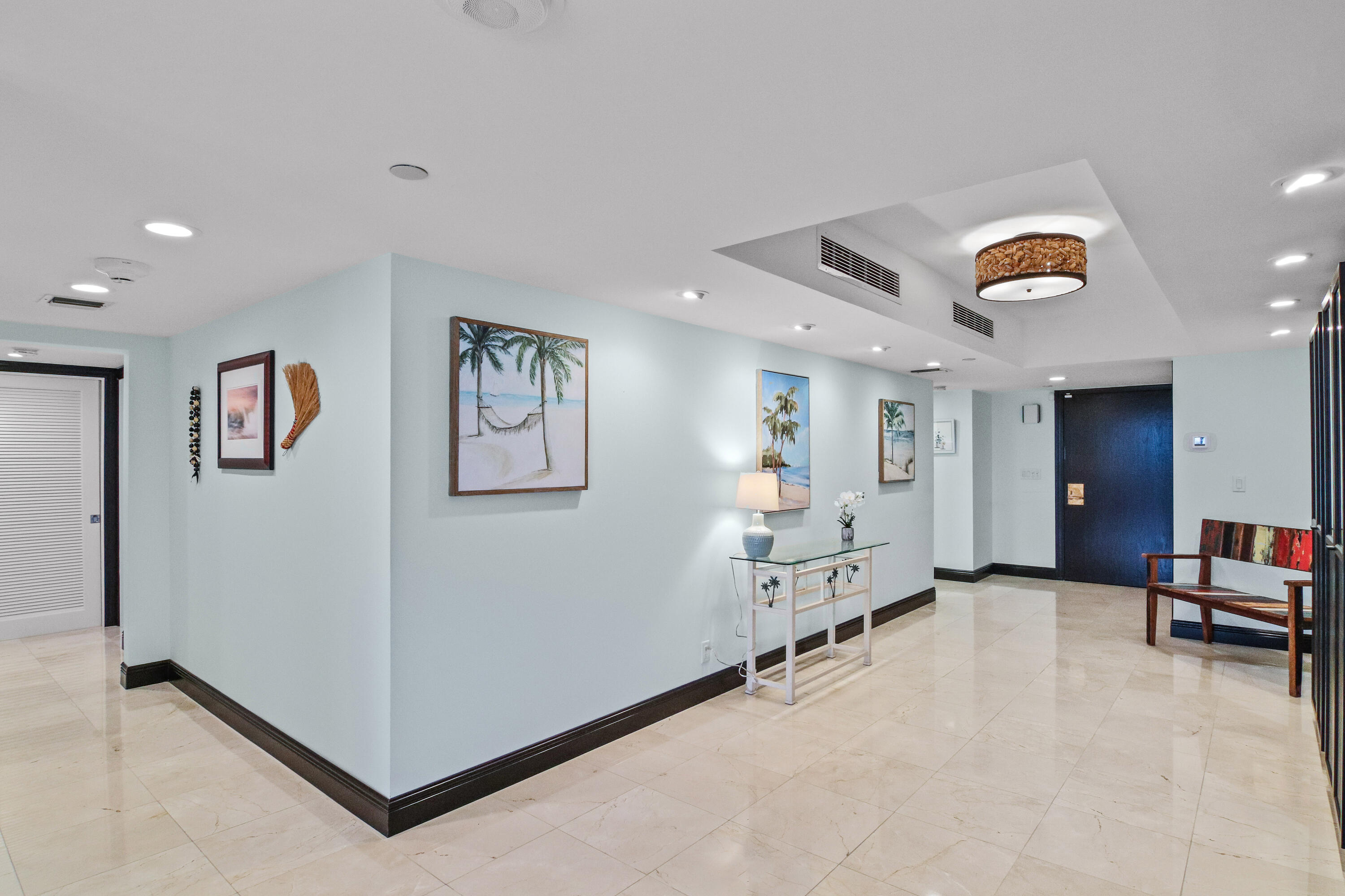 OLD PORT COVE LAKE POINT TOWER CONDO - Residential