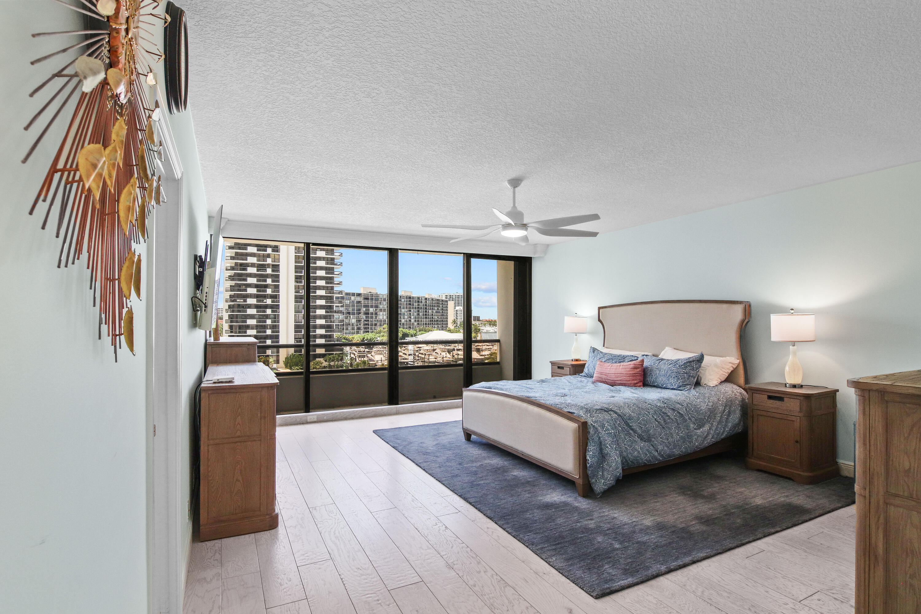 OLD PORT COVE LAKE POINT TOWER CONDO - Residential