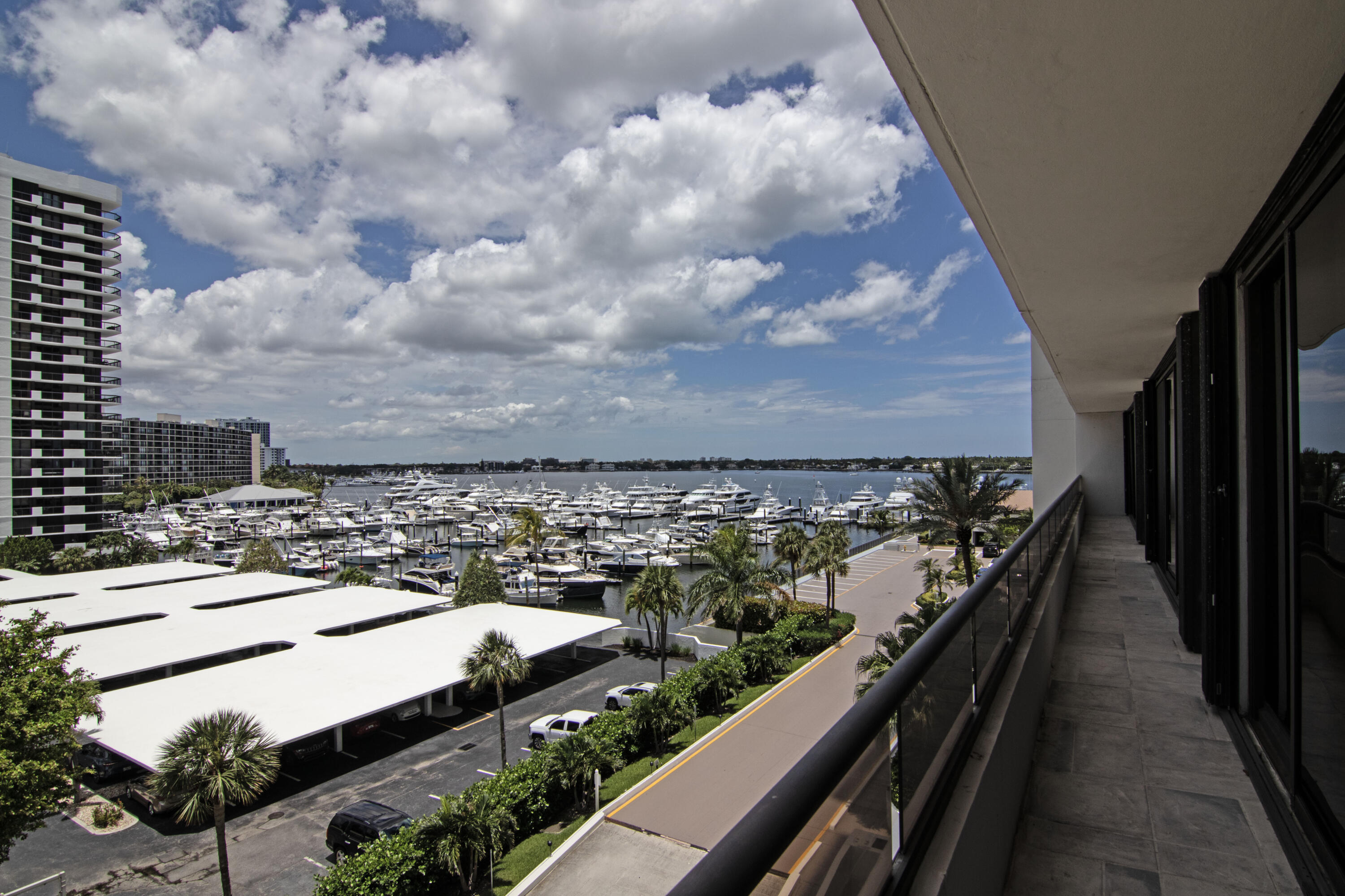 OLD PORT COVE LAKE POINT TOWER CONDO - Residential