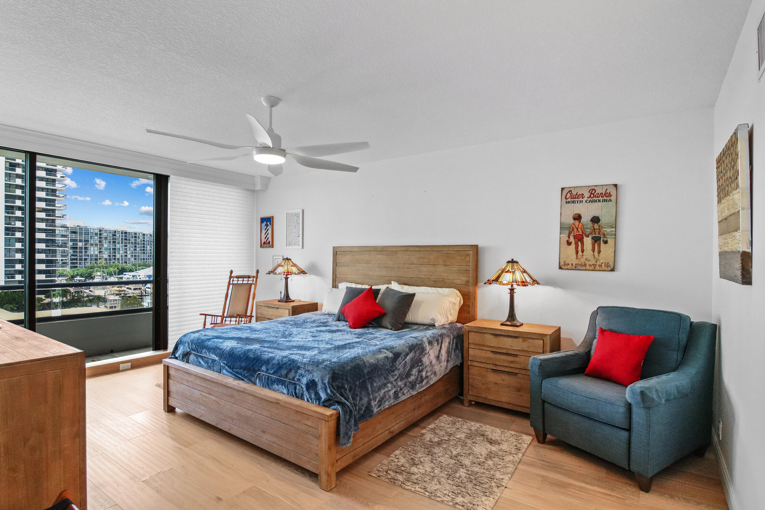 OLD PORT COVE LAKE POINT TOWER CONDO - Residential