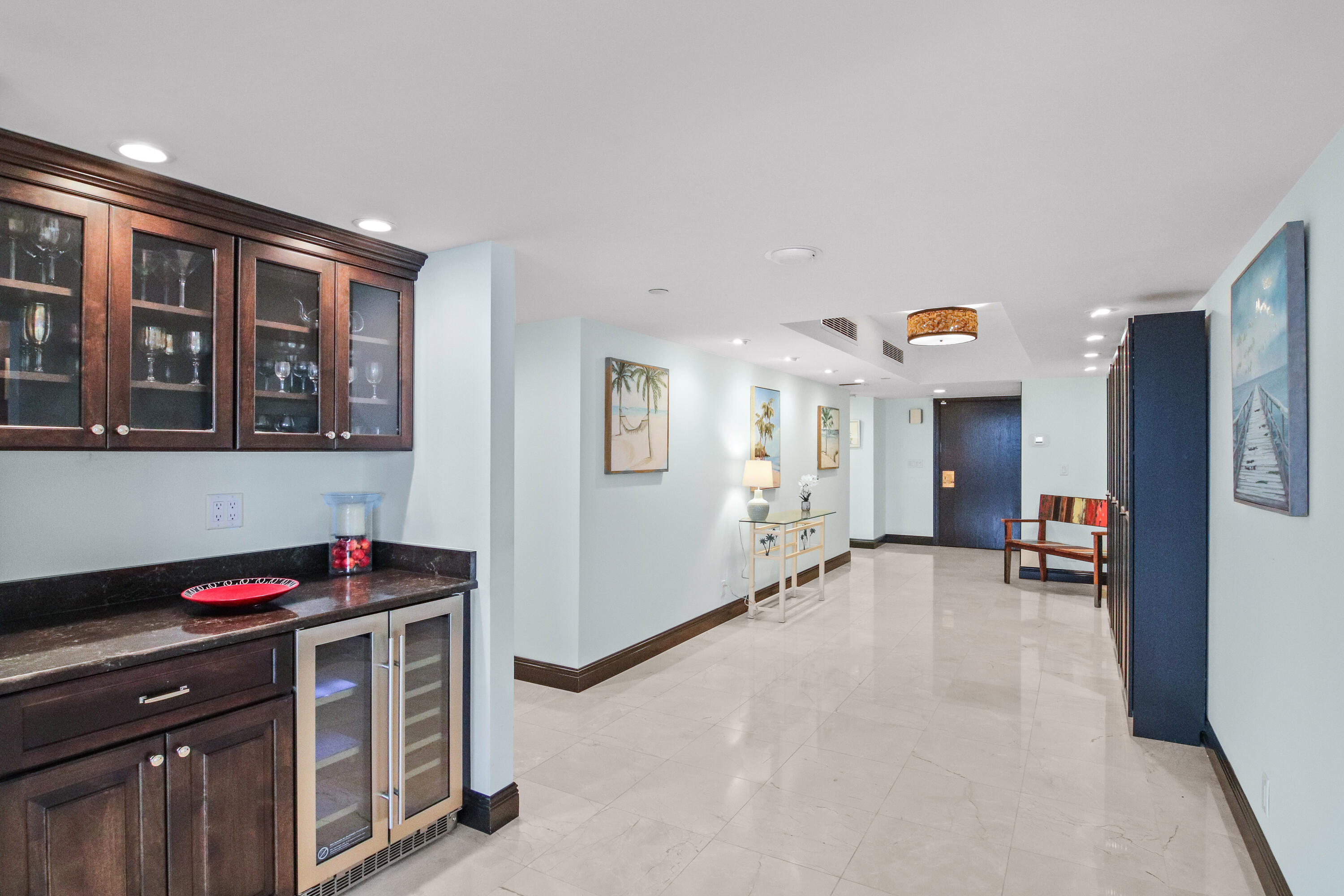 OLD PORT COVE LAKE POINT TOWER CONDO - Residential
