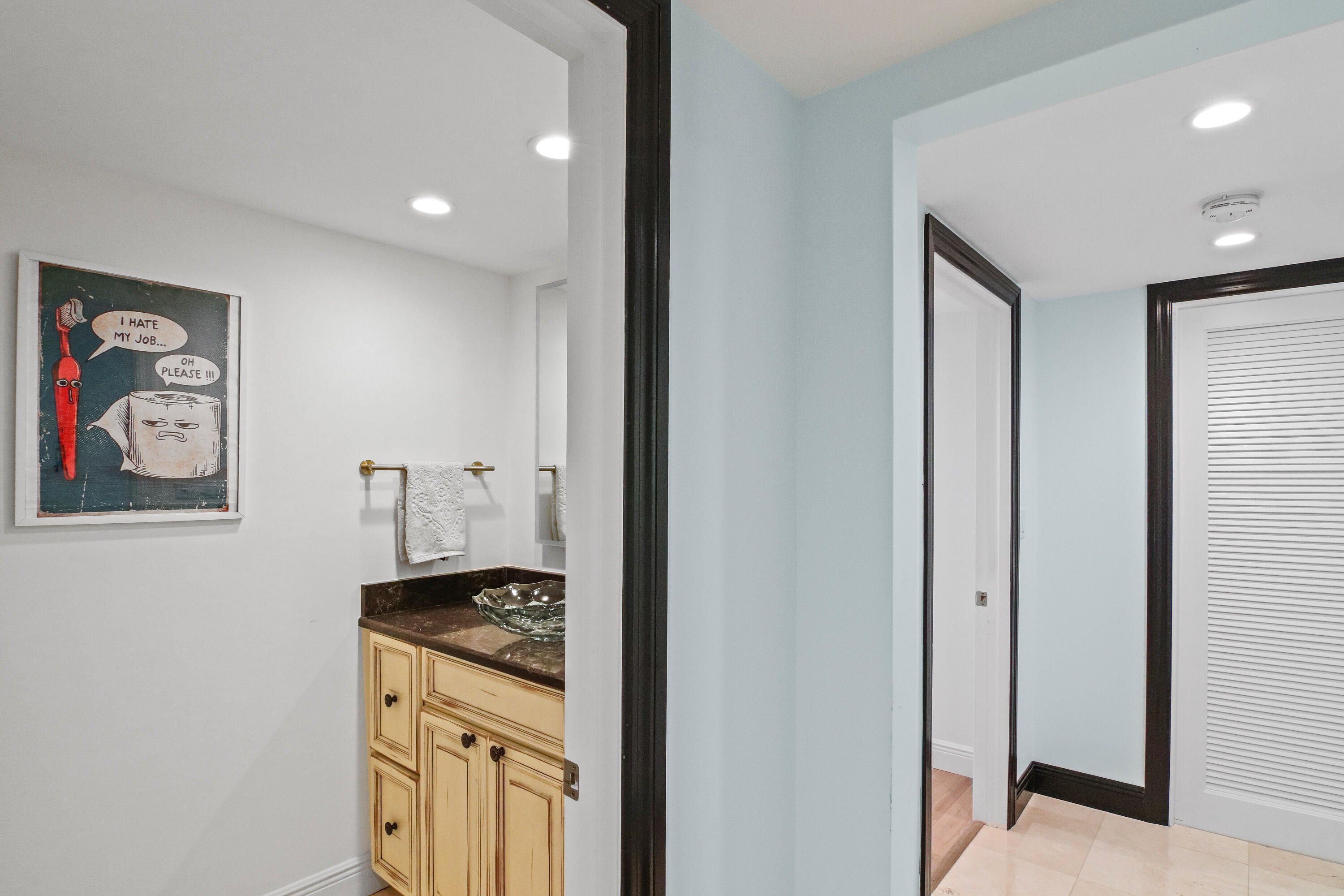 OLD PORT COVE LAKE POINT TOWER CONDO - Residential
