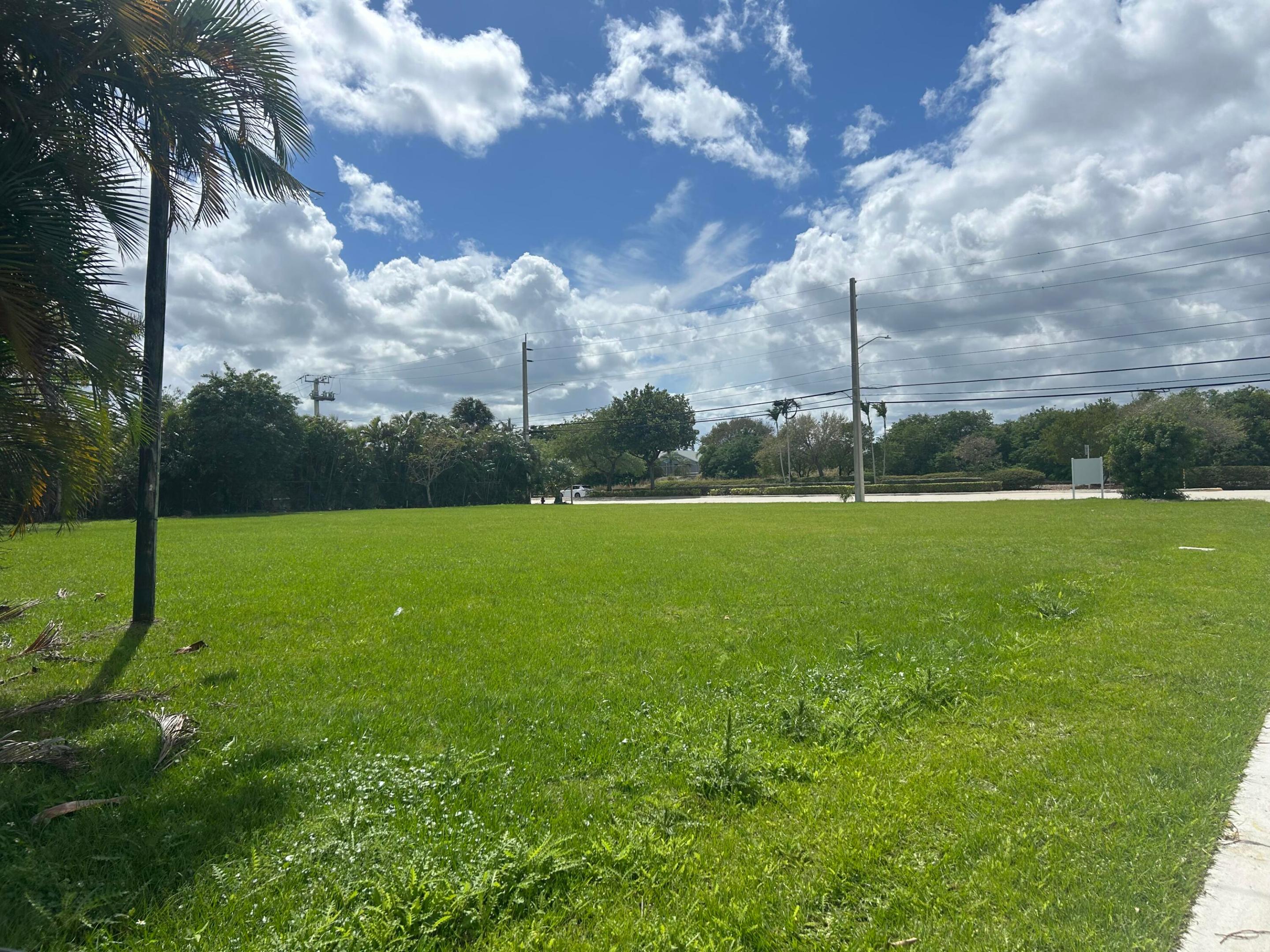 LAKESIDE GARDENS - Land