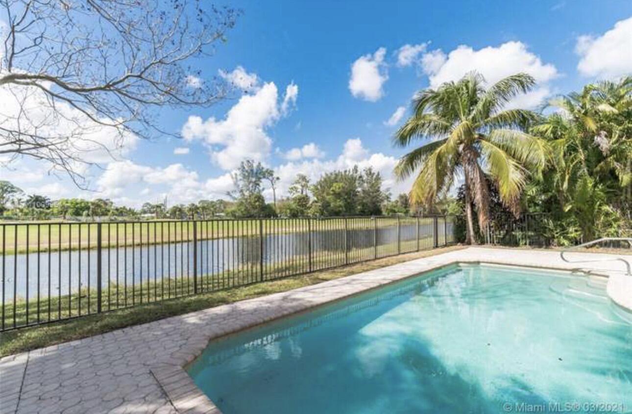 MADISON GREEN 1 - Residential