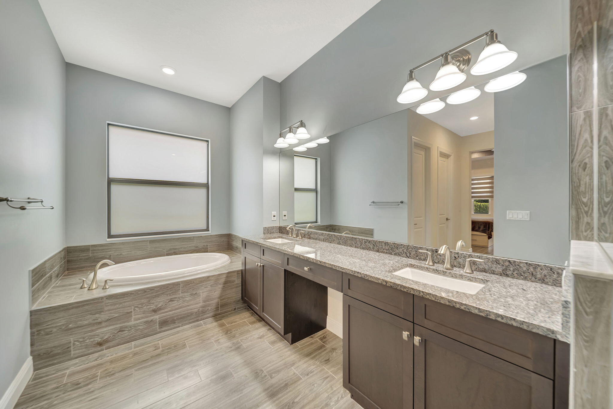 PARKLAND BAY - Residential Lease