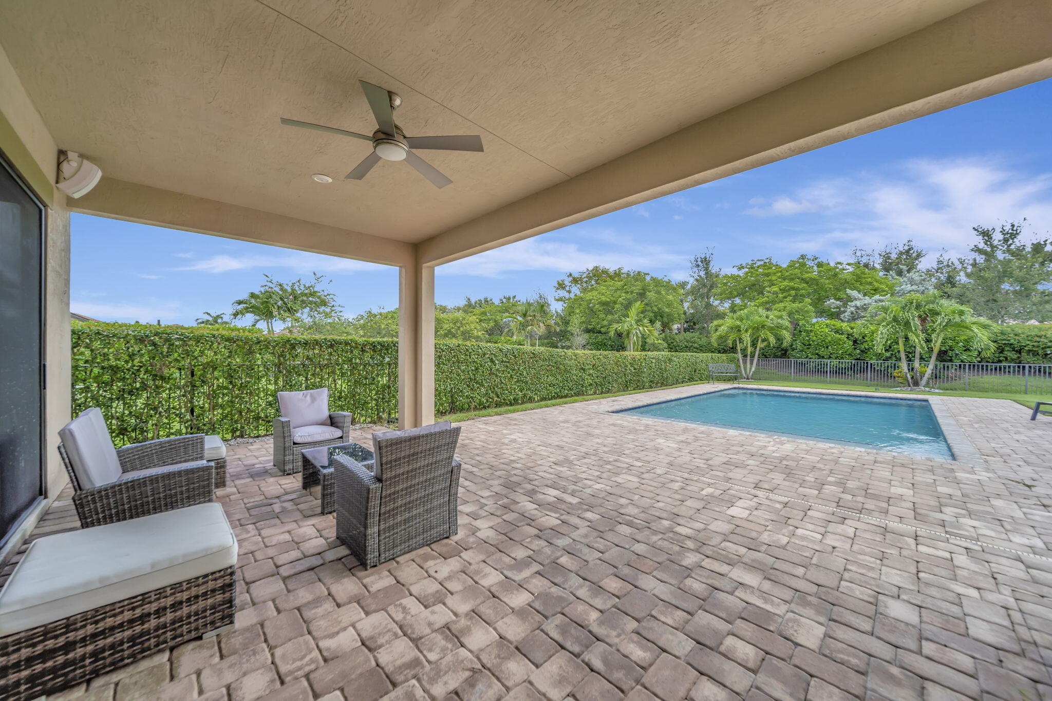 PARKLAND BAY - Residential Lease