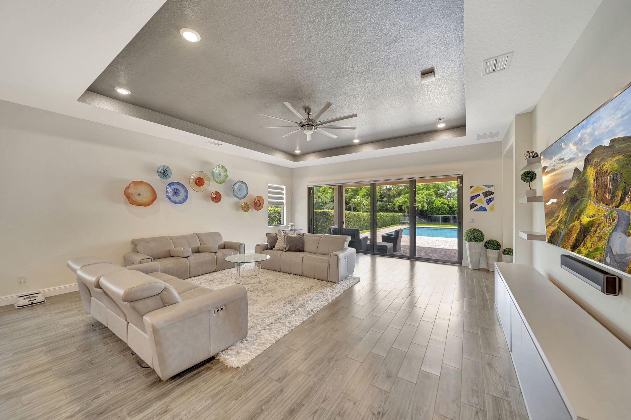 PARKLAND BAY - Residential Lease