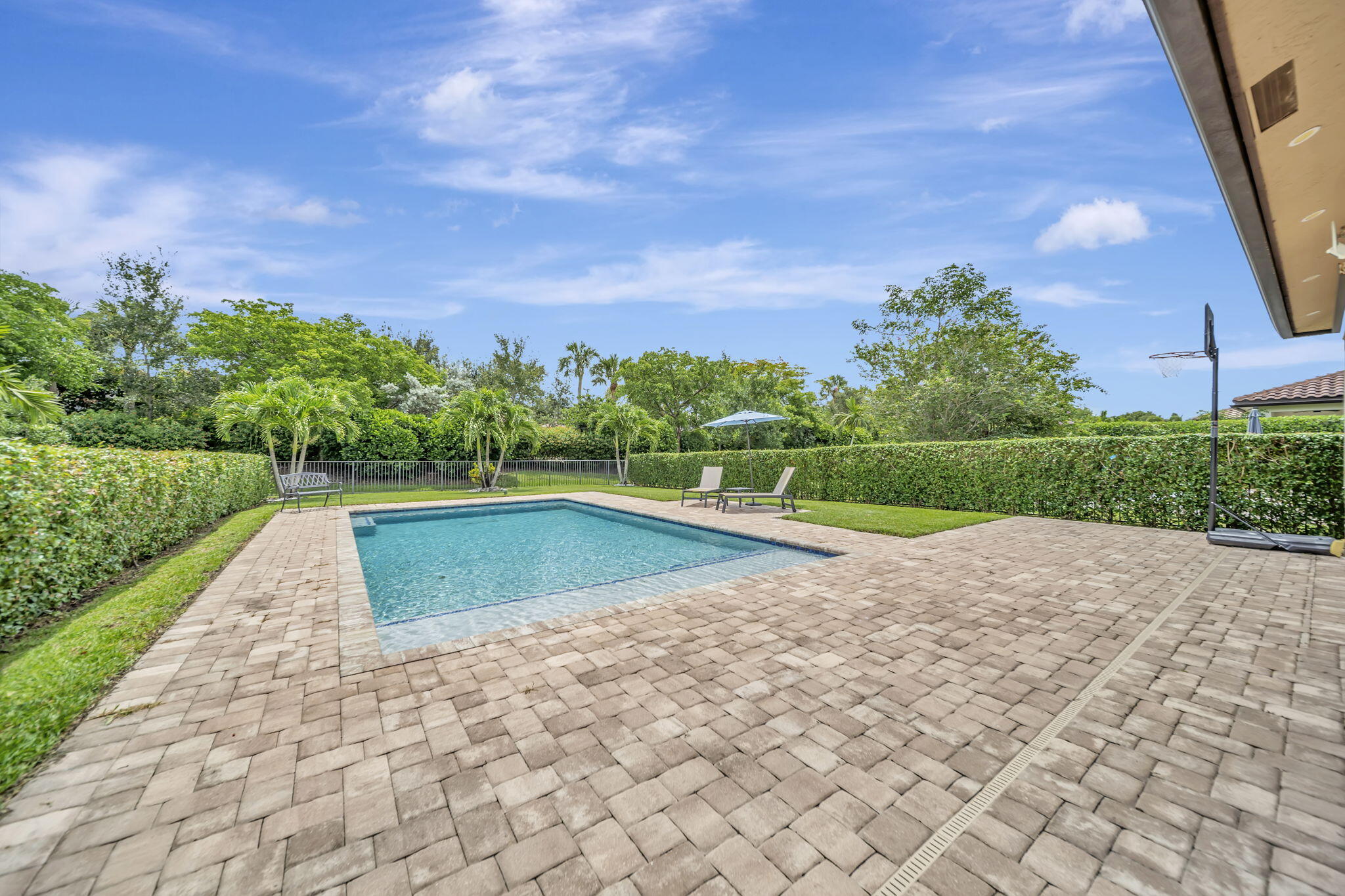 PARKLAND BAY - Residential Lease