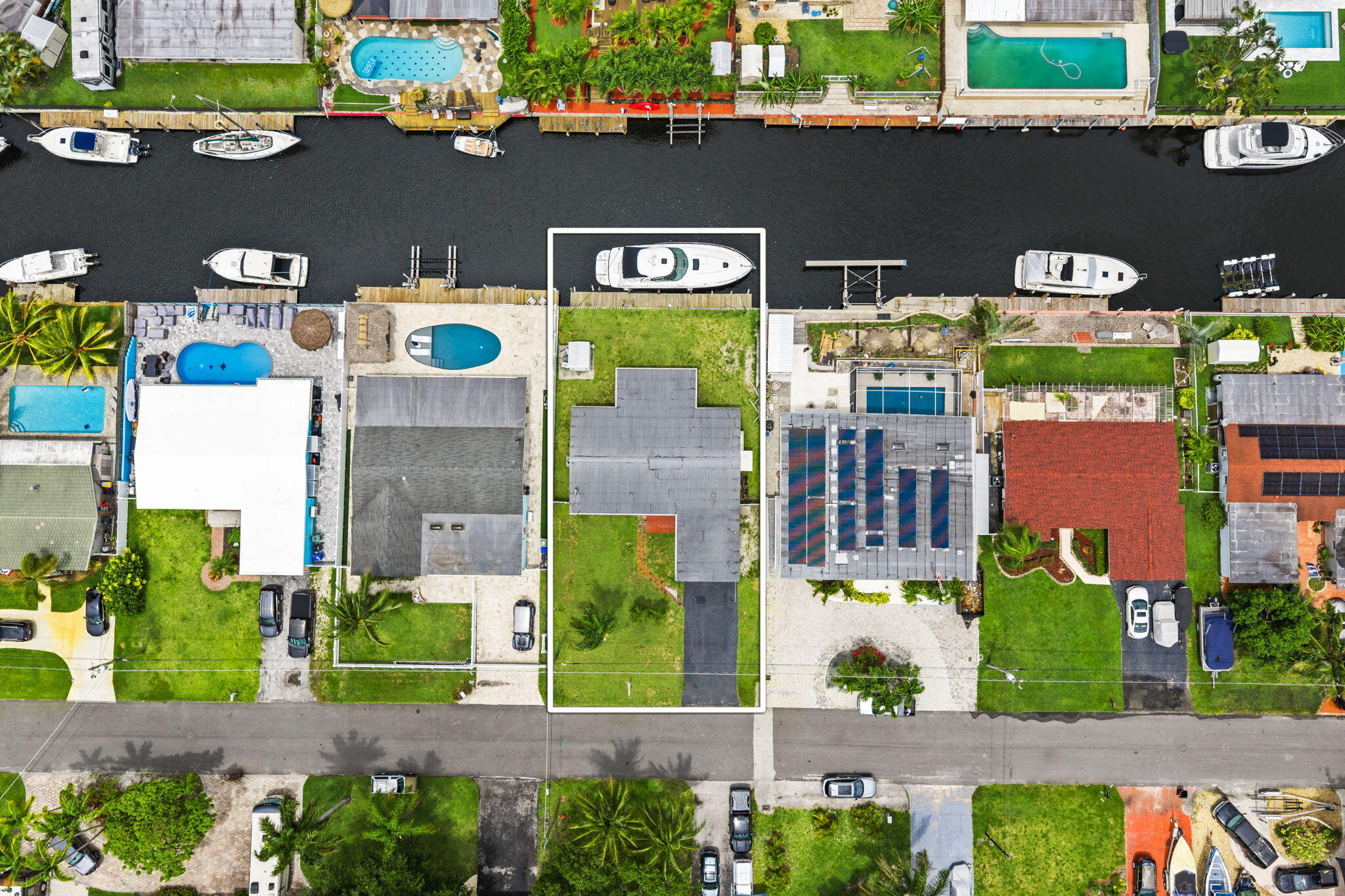 LAUDERDALE ISLES NO 2-BLK 7 - Residential