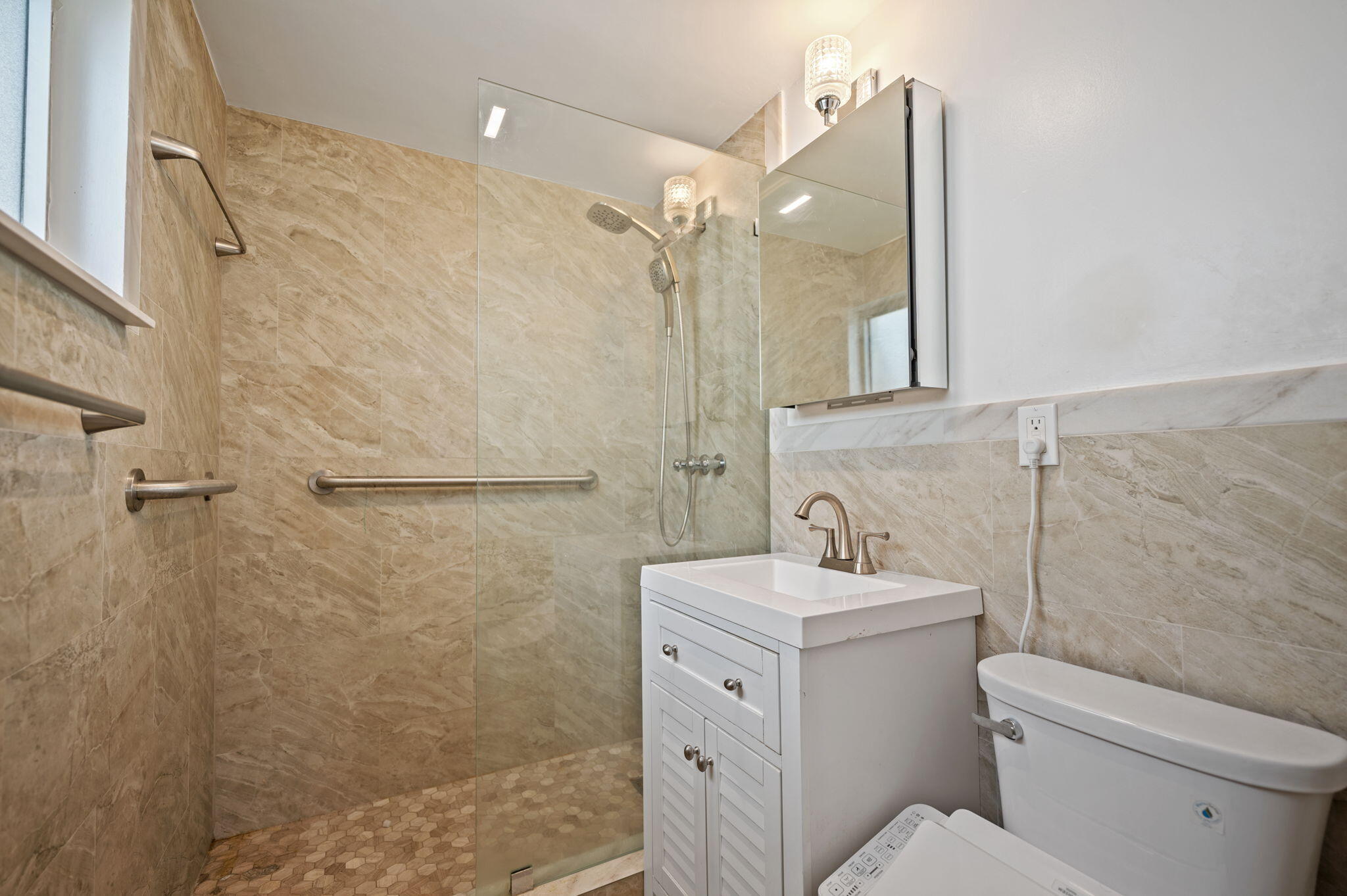 LAUDERDALE ISLES NO 2-BLK 7 - Residential
