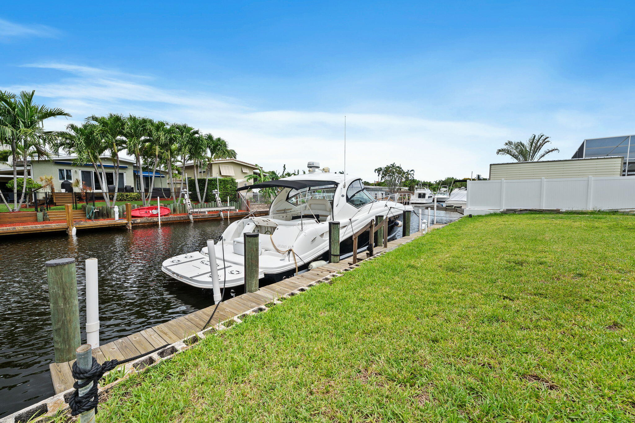LAUDERDALE ISLES NO 2-BLK 7 - Residential