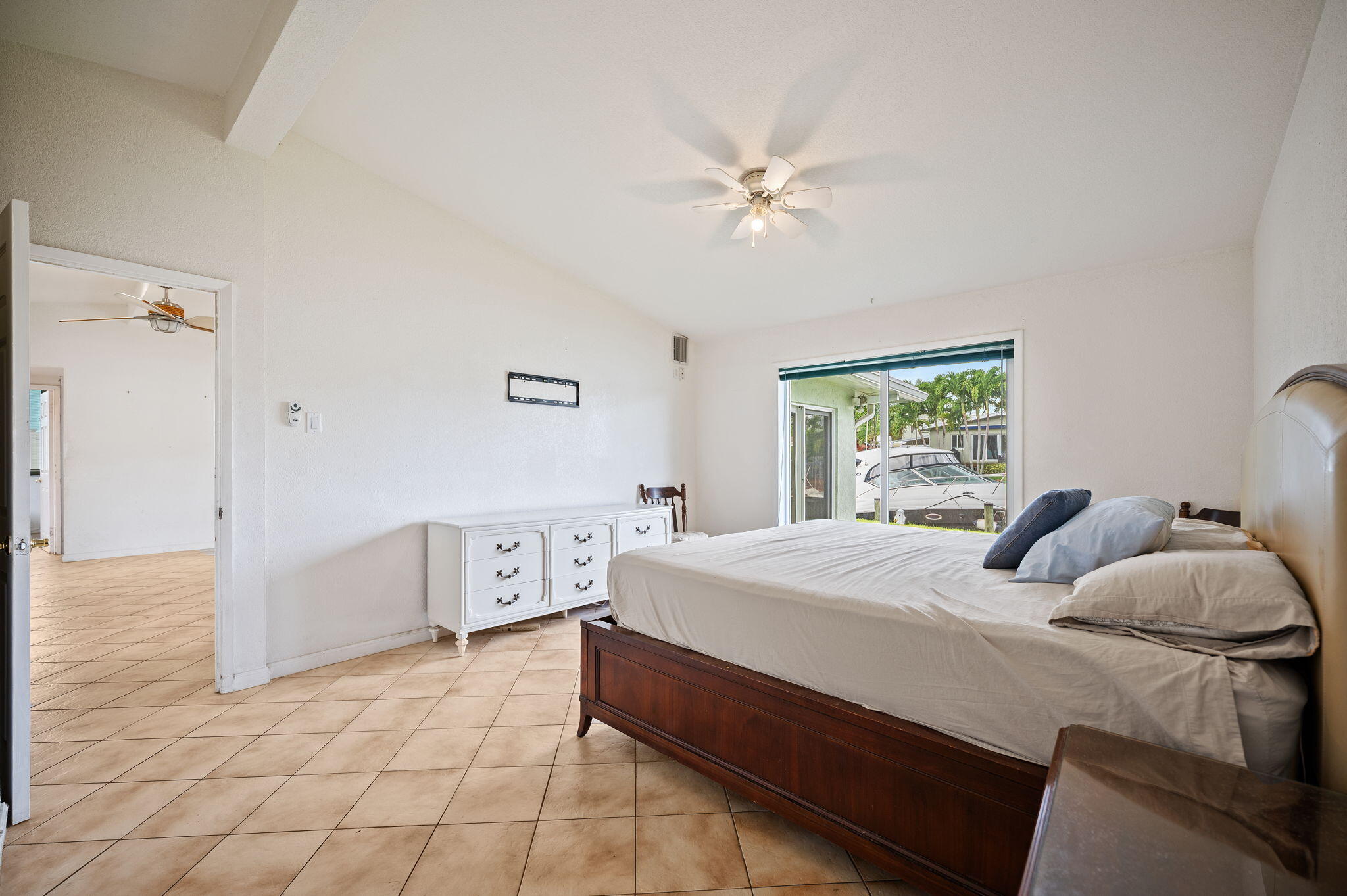 LAUDERDALE ISLES NO 2-BLK 7 - Residential