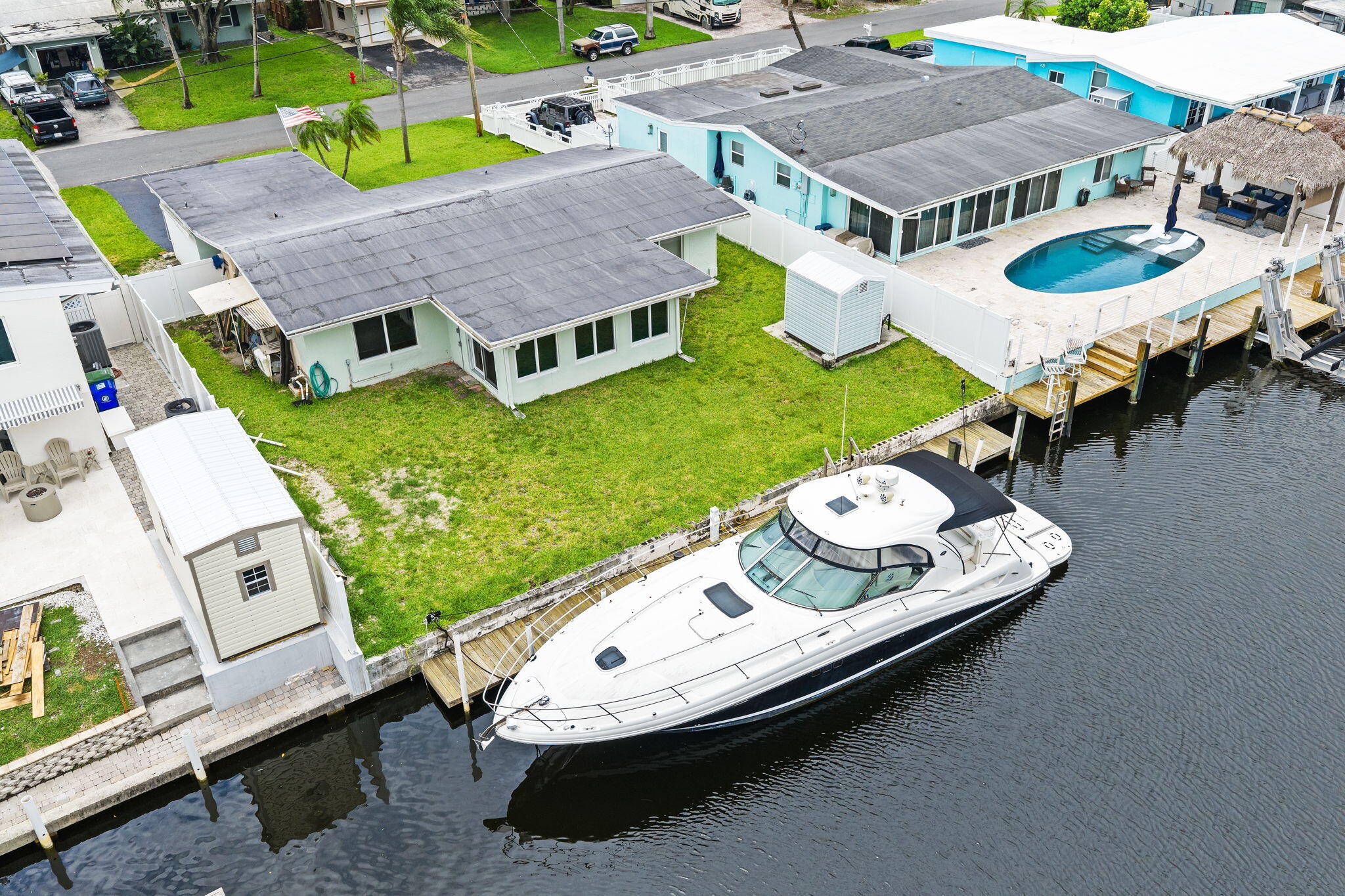 LAUDERDALE ISLES NO 2-BLK 7 - Residential