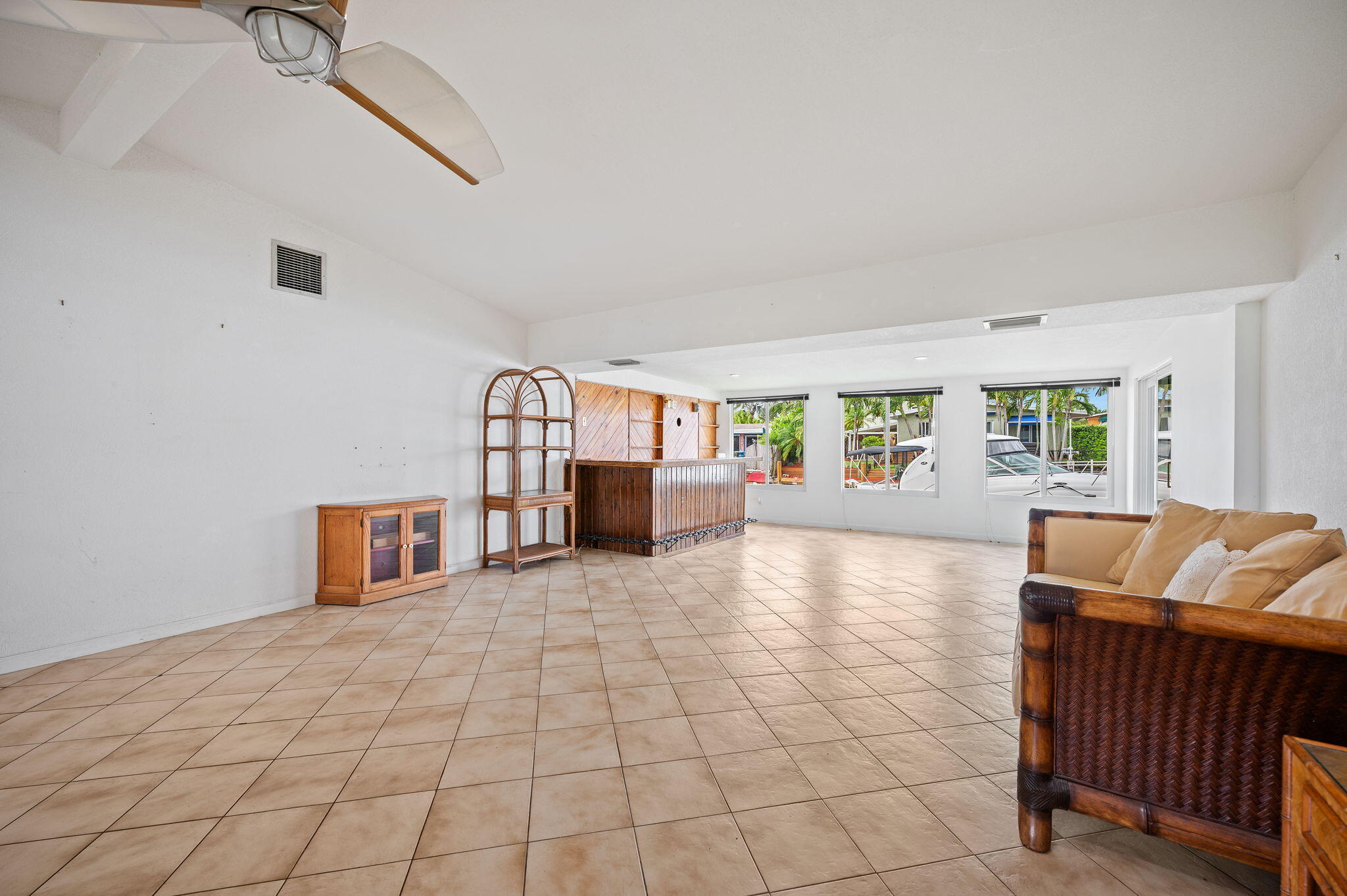 LAUDERDALE ISLES NO 2-BLK 7 - Residential