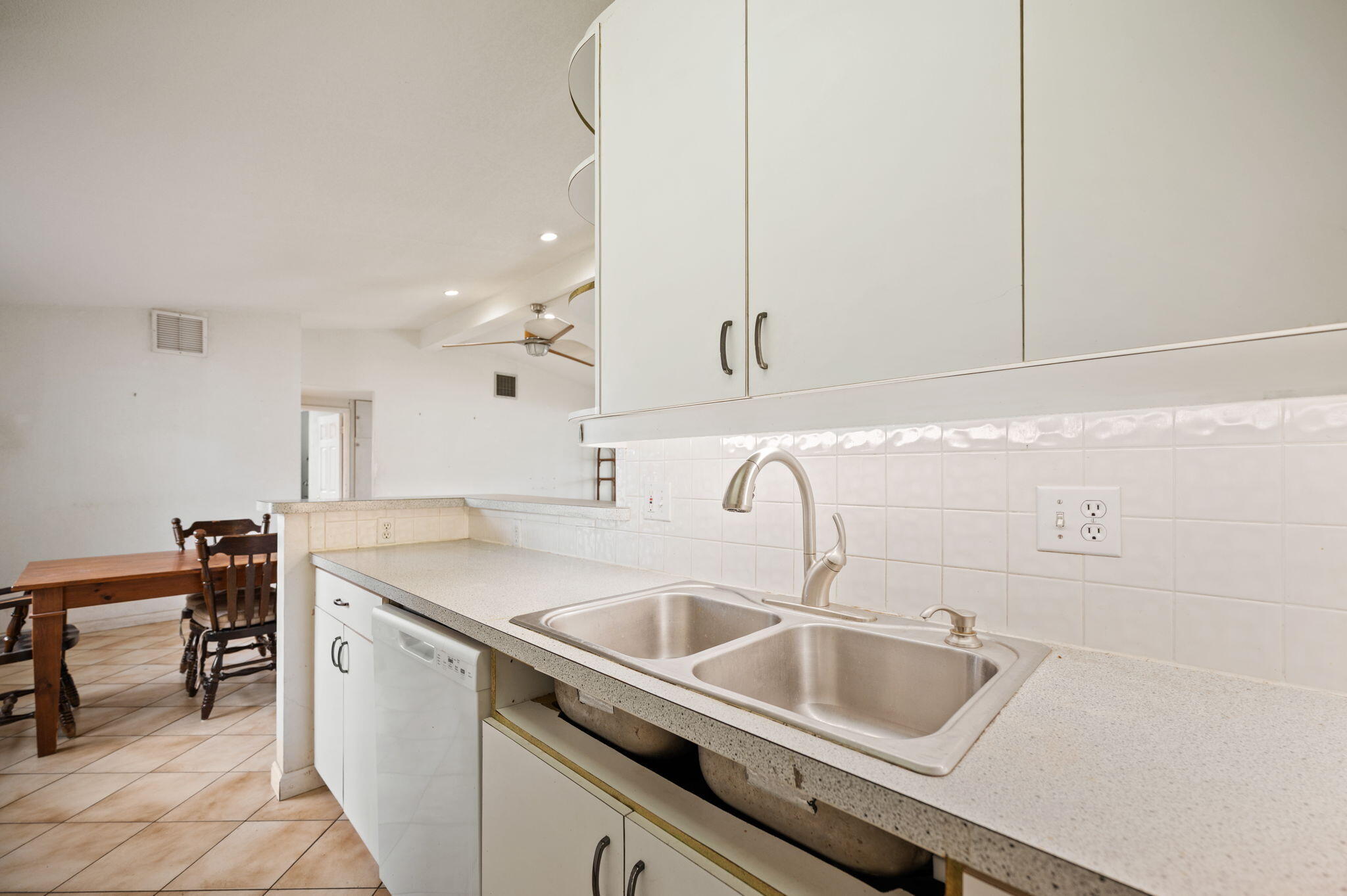 LAUDERDALE ISLES NO 2-BLK 7 - Residential