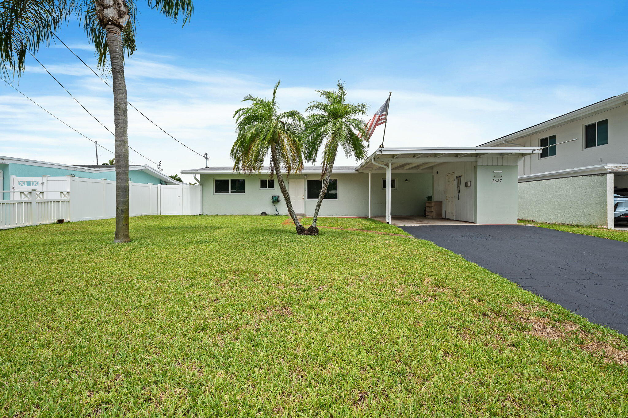LAUDERDALE ISLES NO 2-BLK 7 - Residential