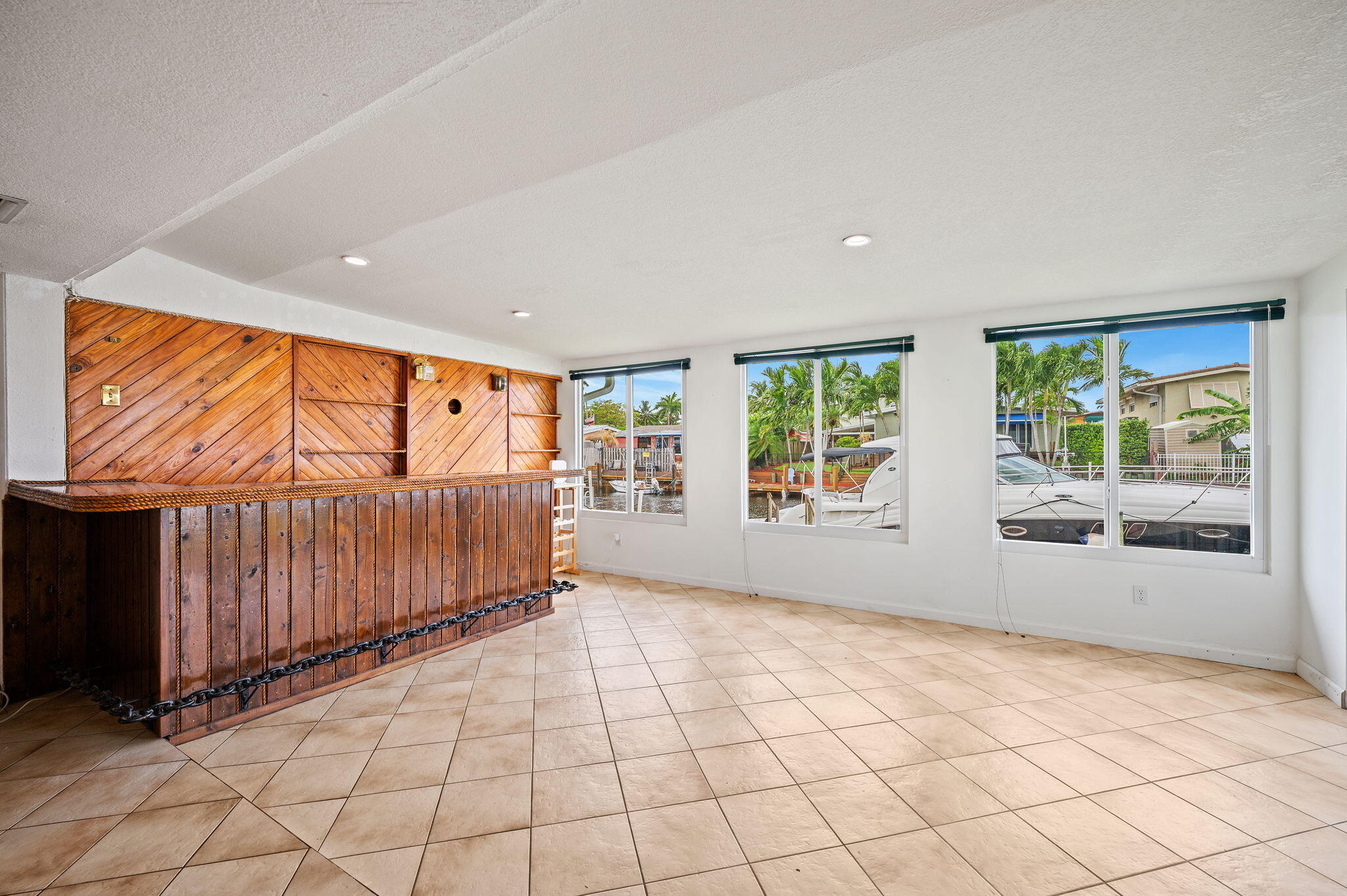LAUDERDALE ISLES NO 2-BLK 7 - Residential