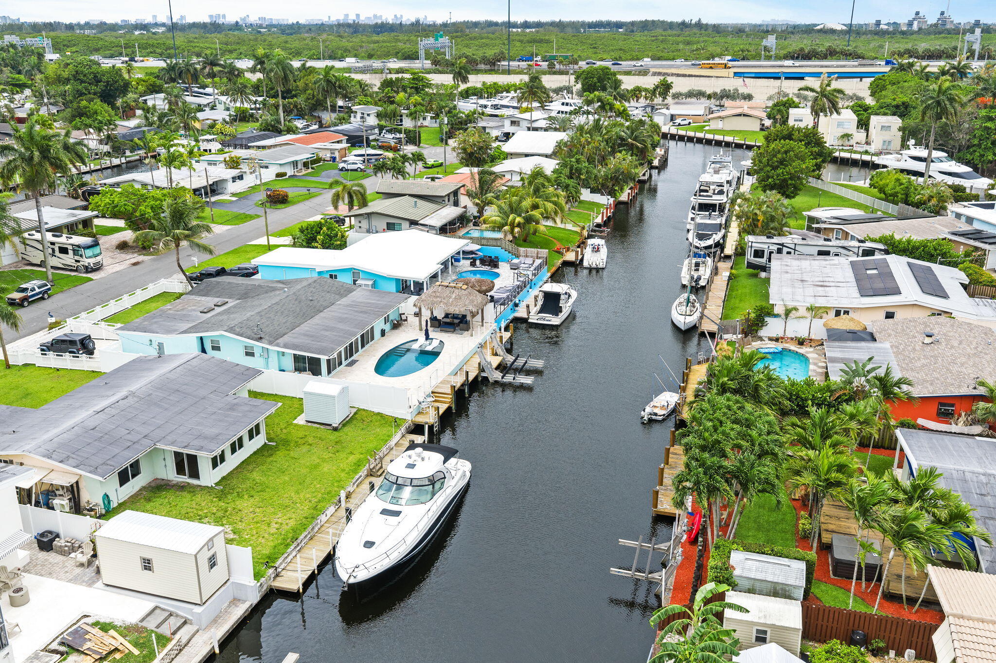 LAUDERDALE ISLES NO 2-BLK 7 - Residential