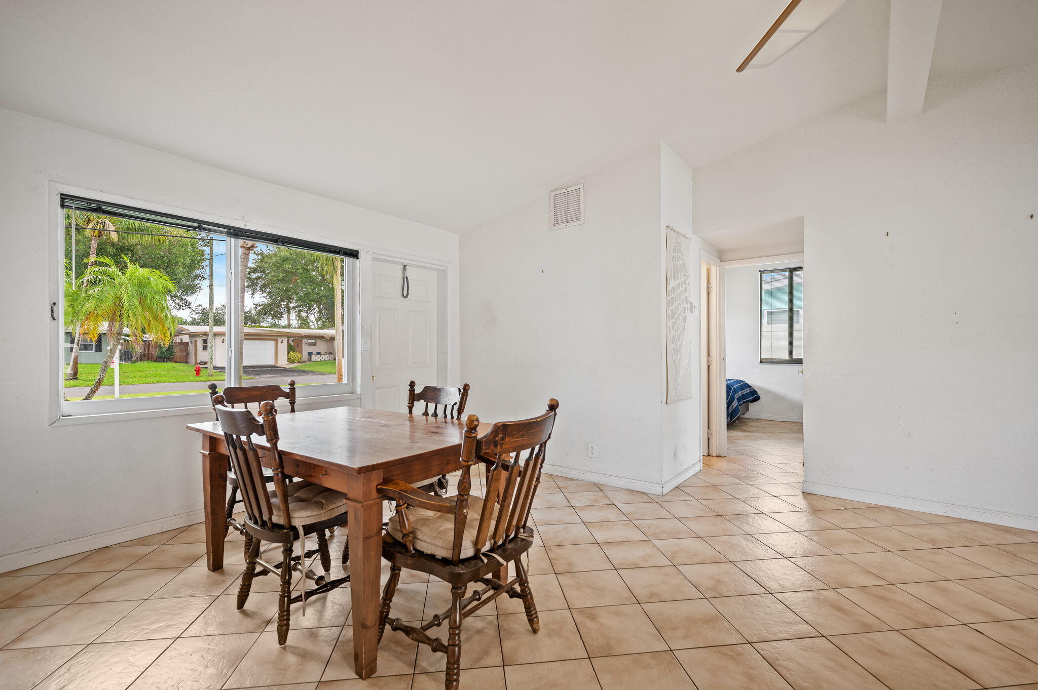 LAUDERDALE ISLES NO 2-BLK 7 - Residential
