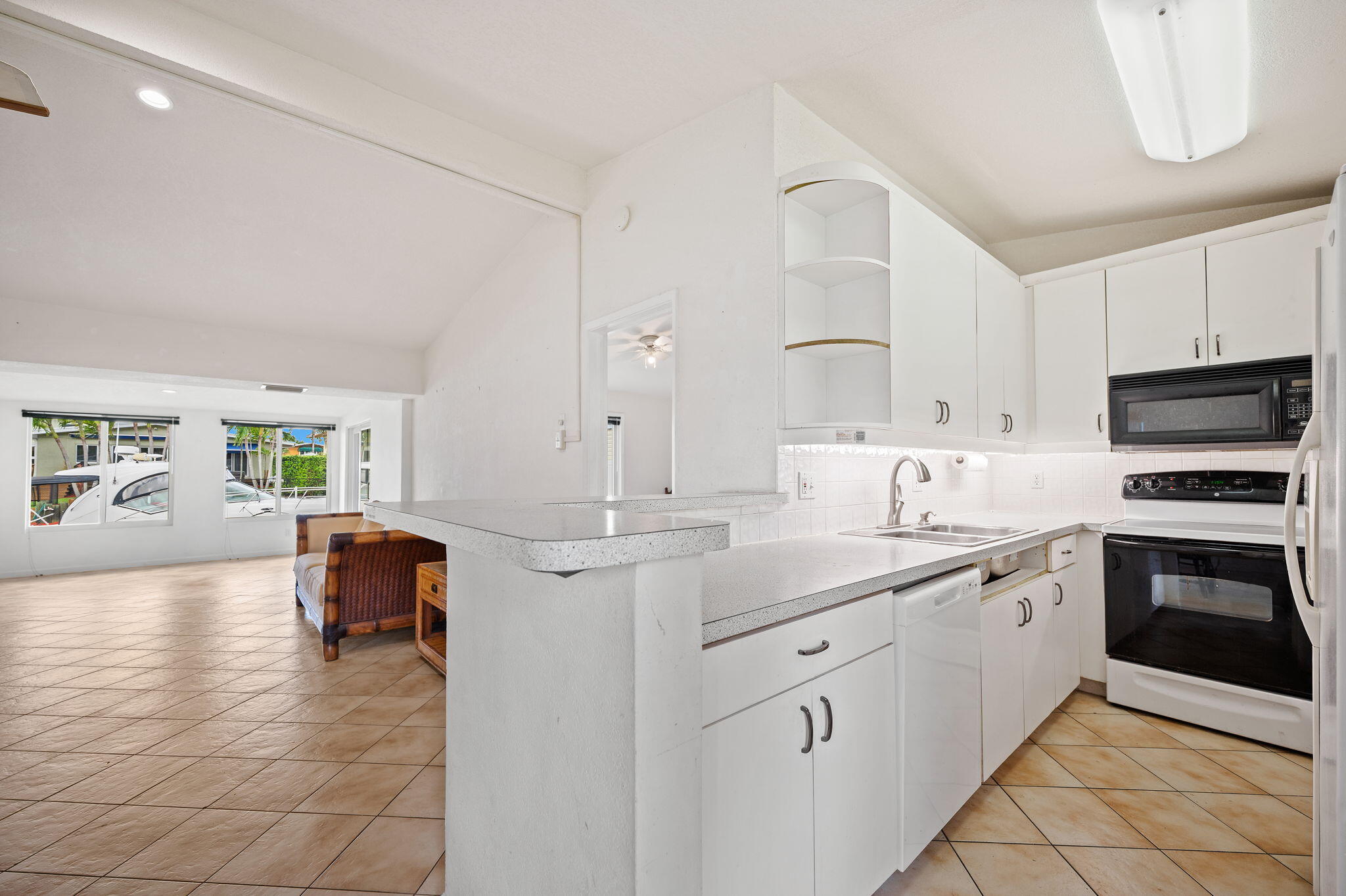 LAUDERDALE ISLES NO 2-BLK 7 - Residential