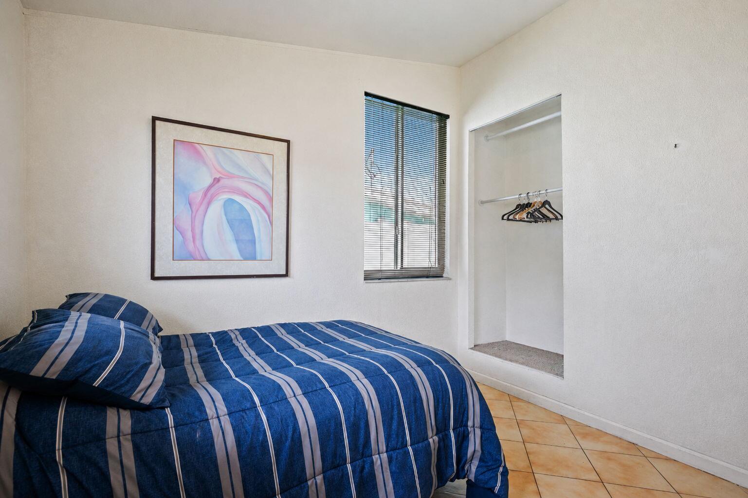LAUDERDALE ISLES NO 2-BLK 7 - Residential