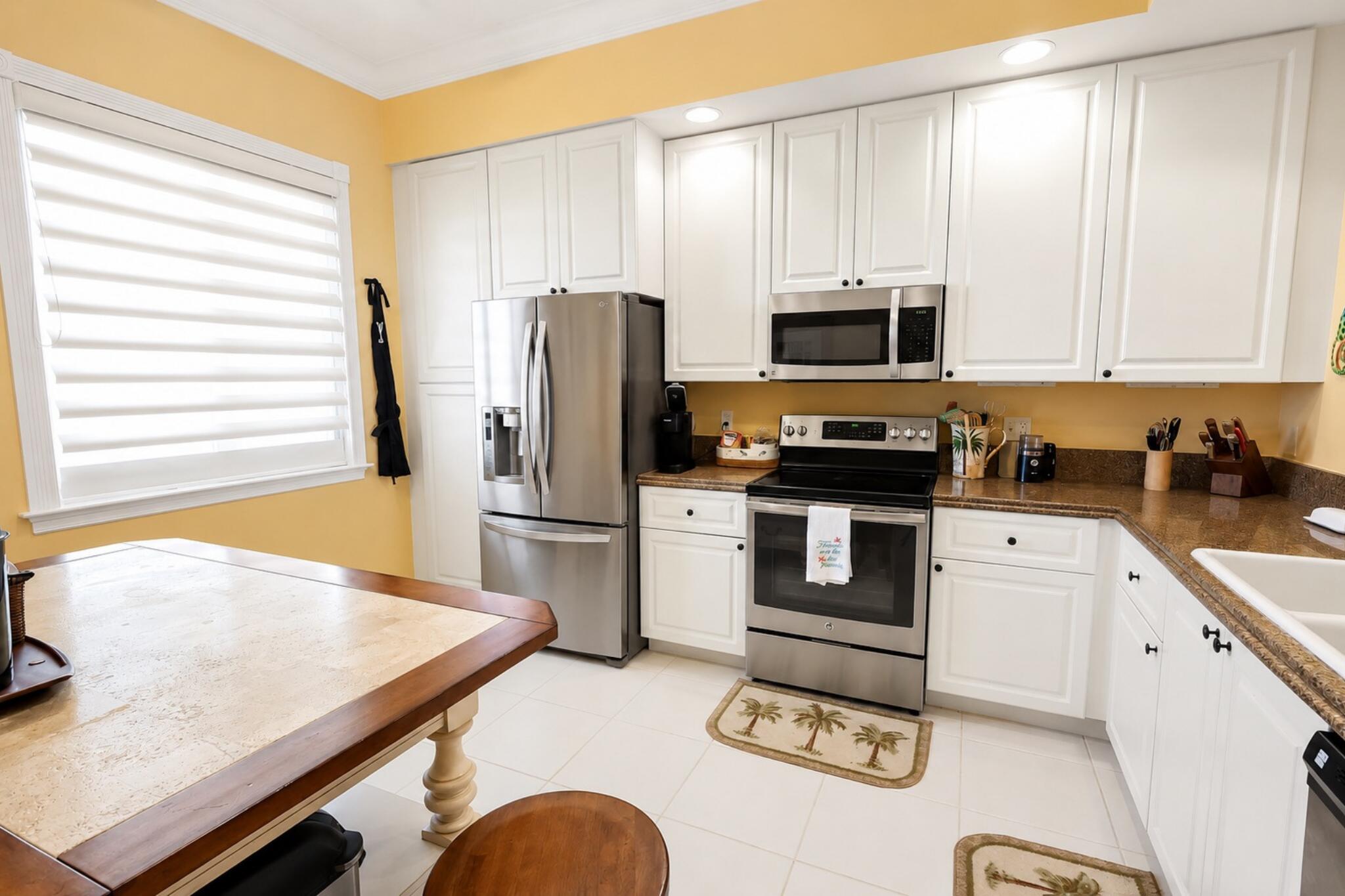 HARBOUR ISLE AT HUTCHINSON ISLAND WEST - Residential
